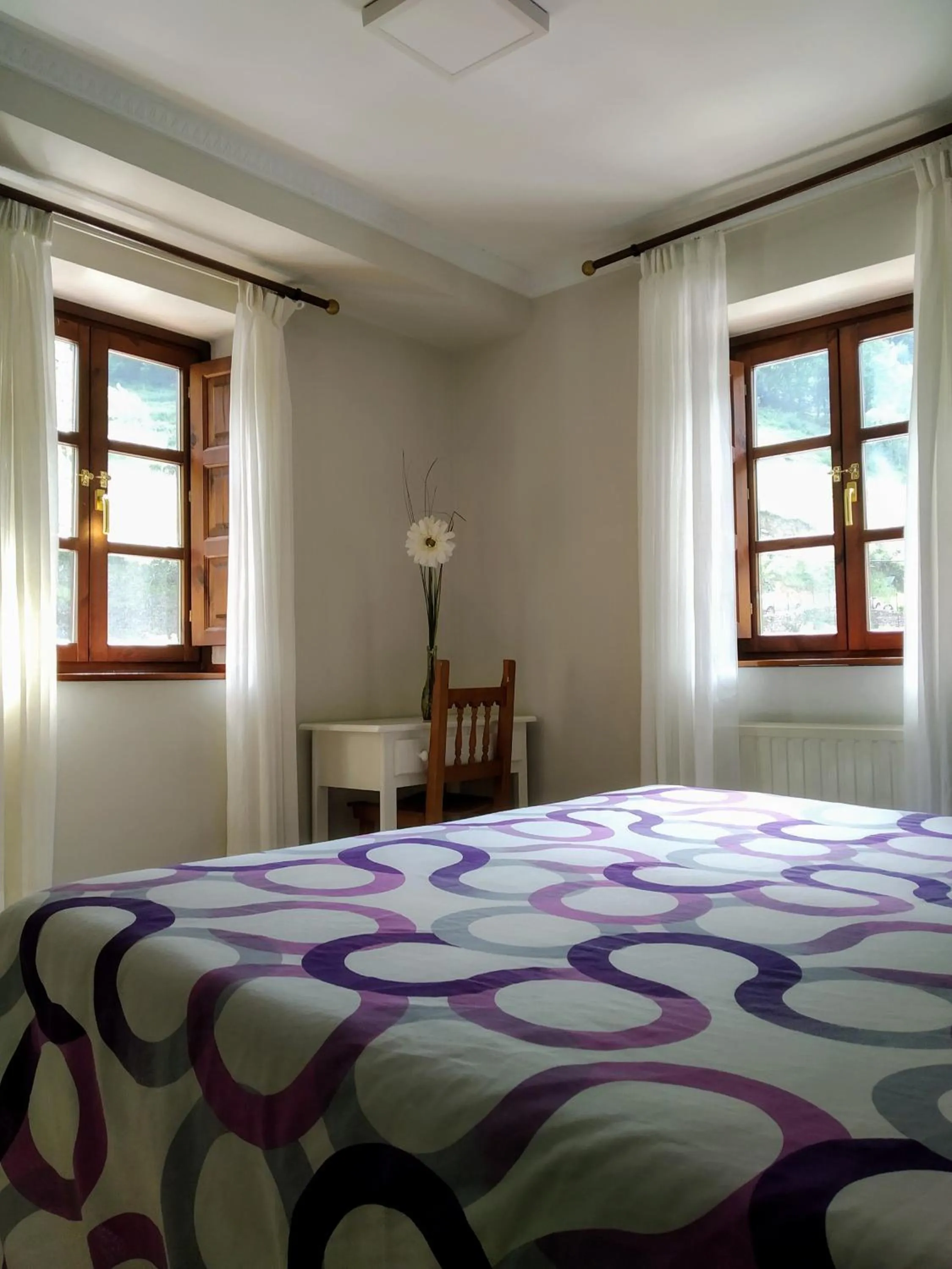 Bedroom in Hotel Puente Vidosa