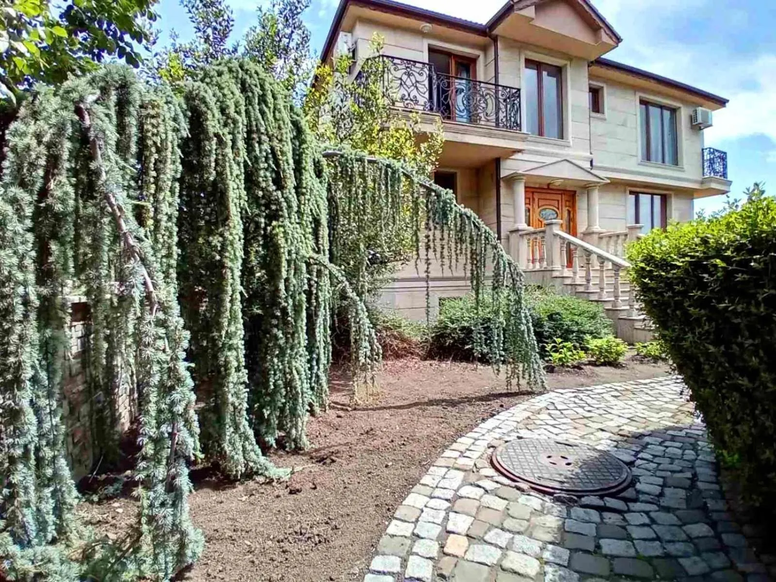 Property building in Twins Palace ApartHotel