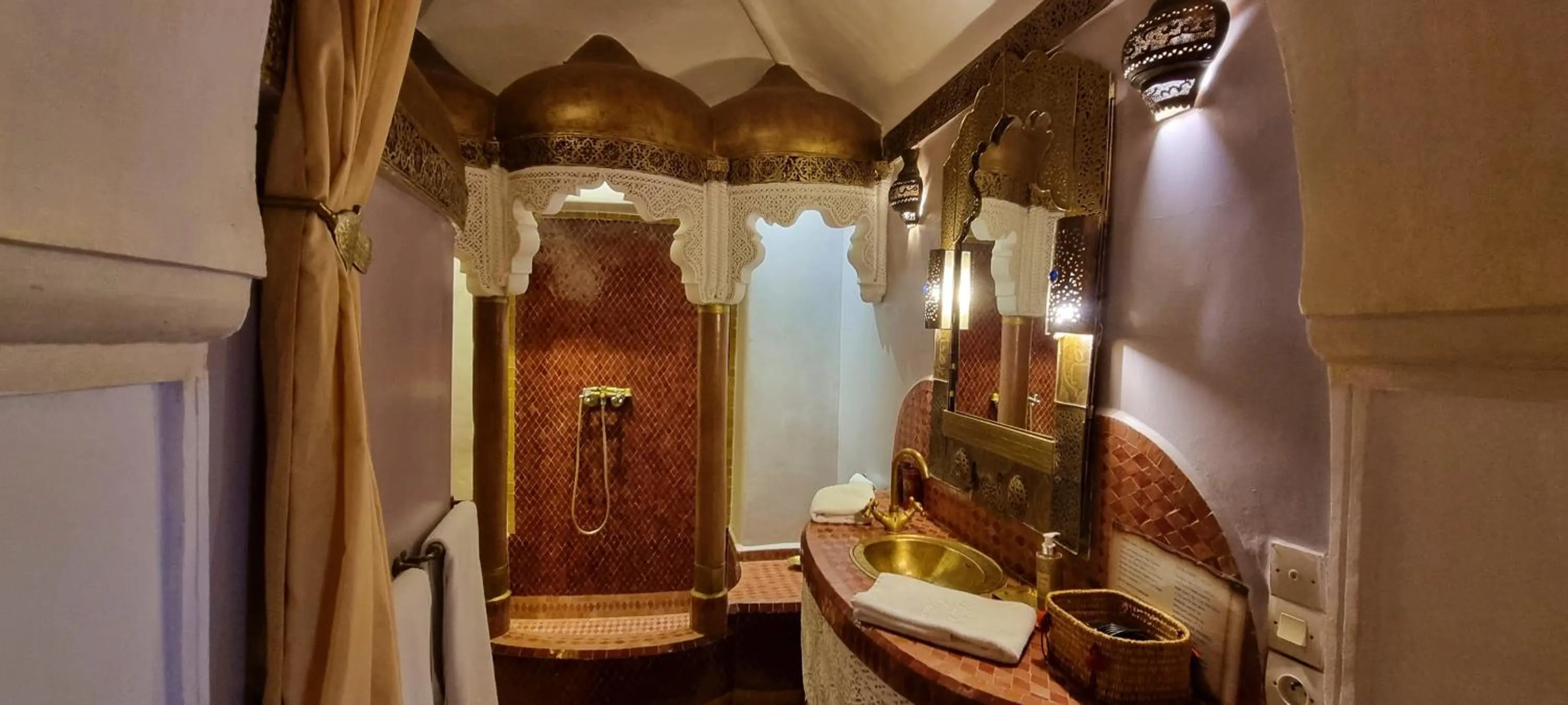 Bathroom in Riad Armelle