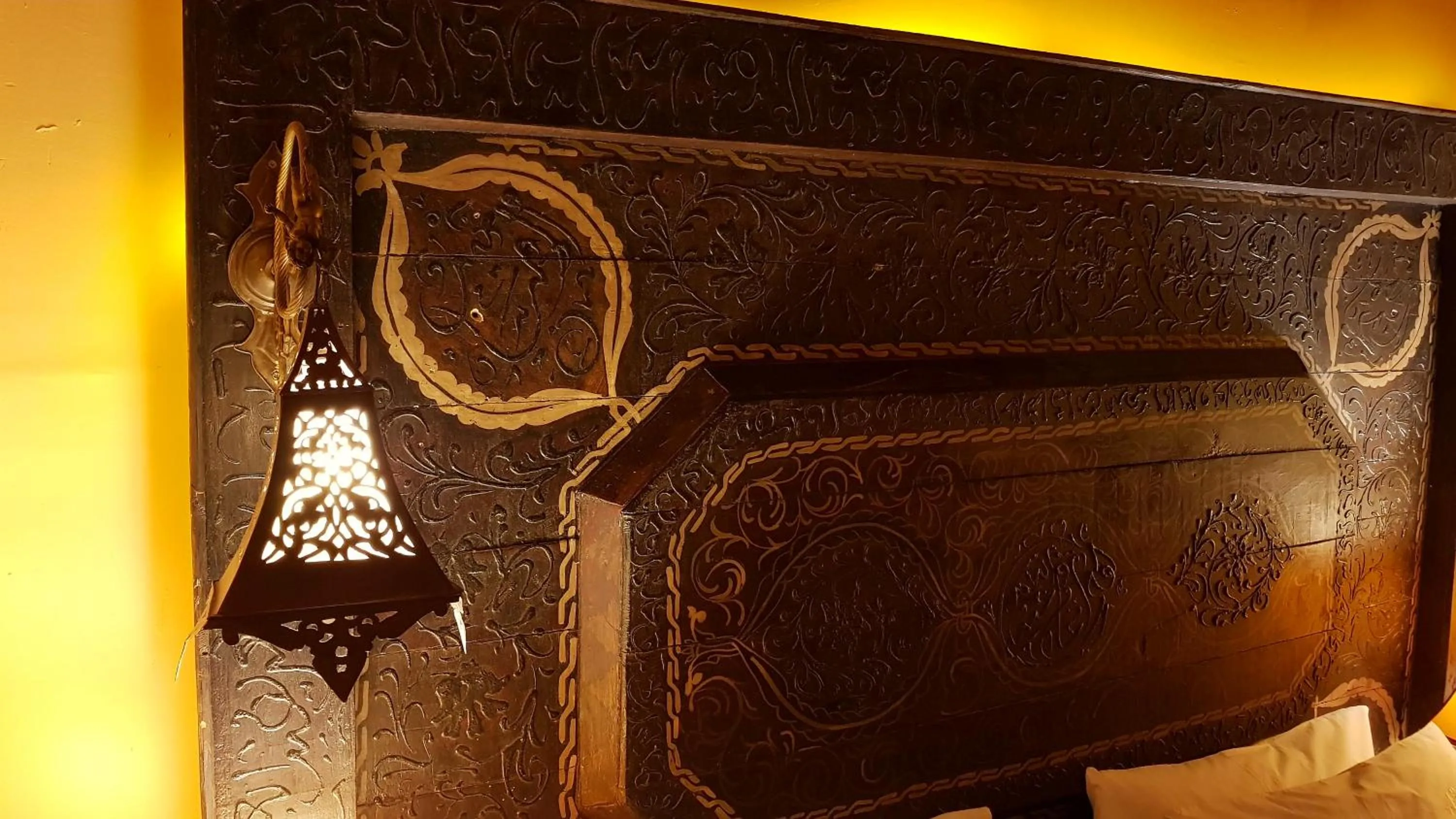 Decorative detail, Bed in Riad Armelle