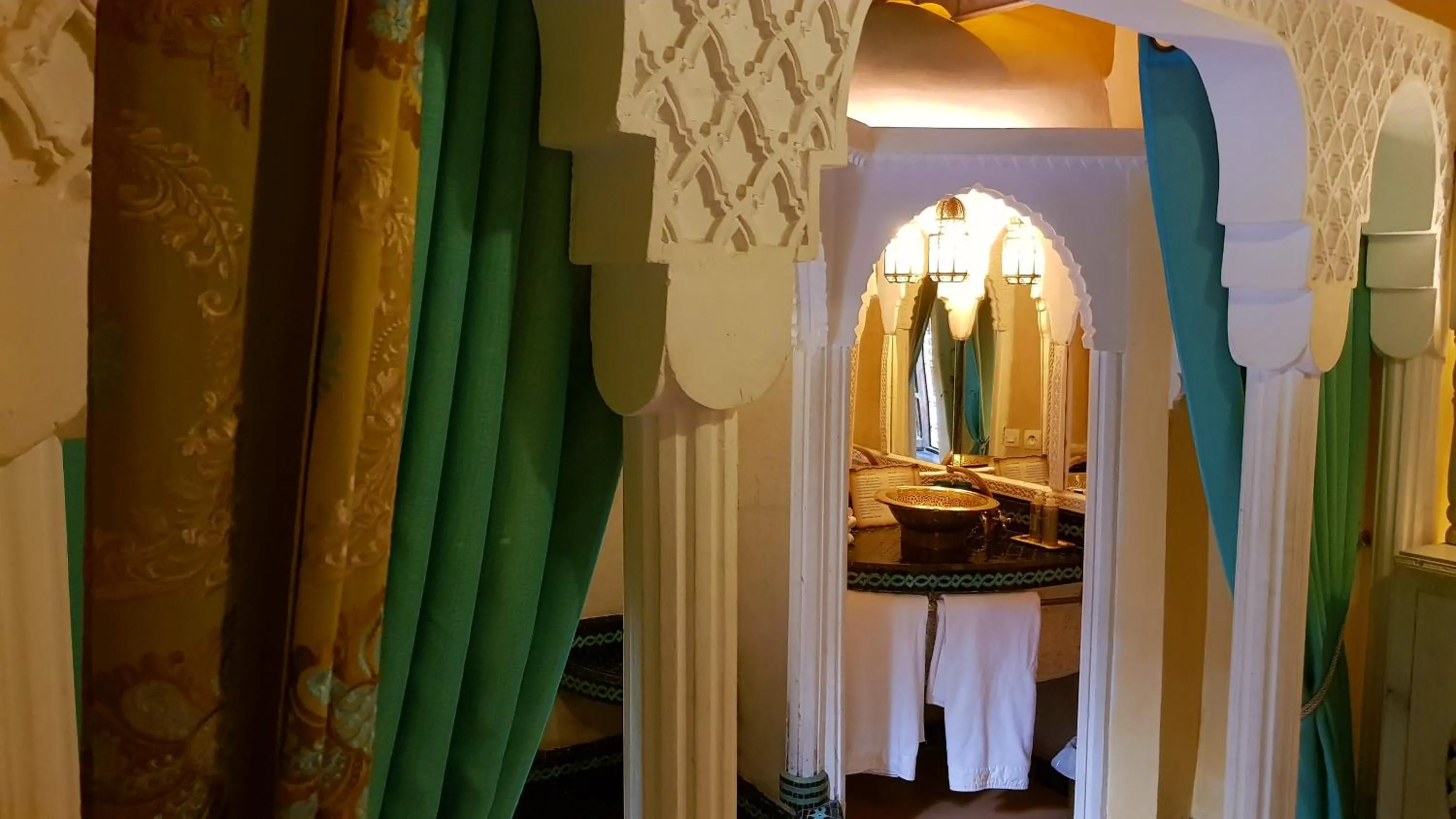 Bathroom in Riad Armelle