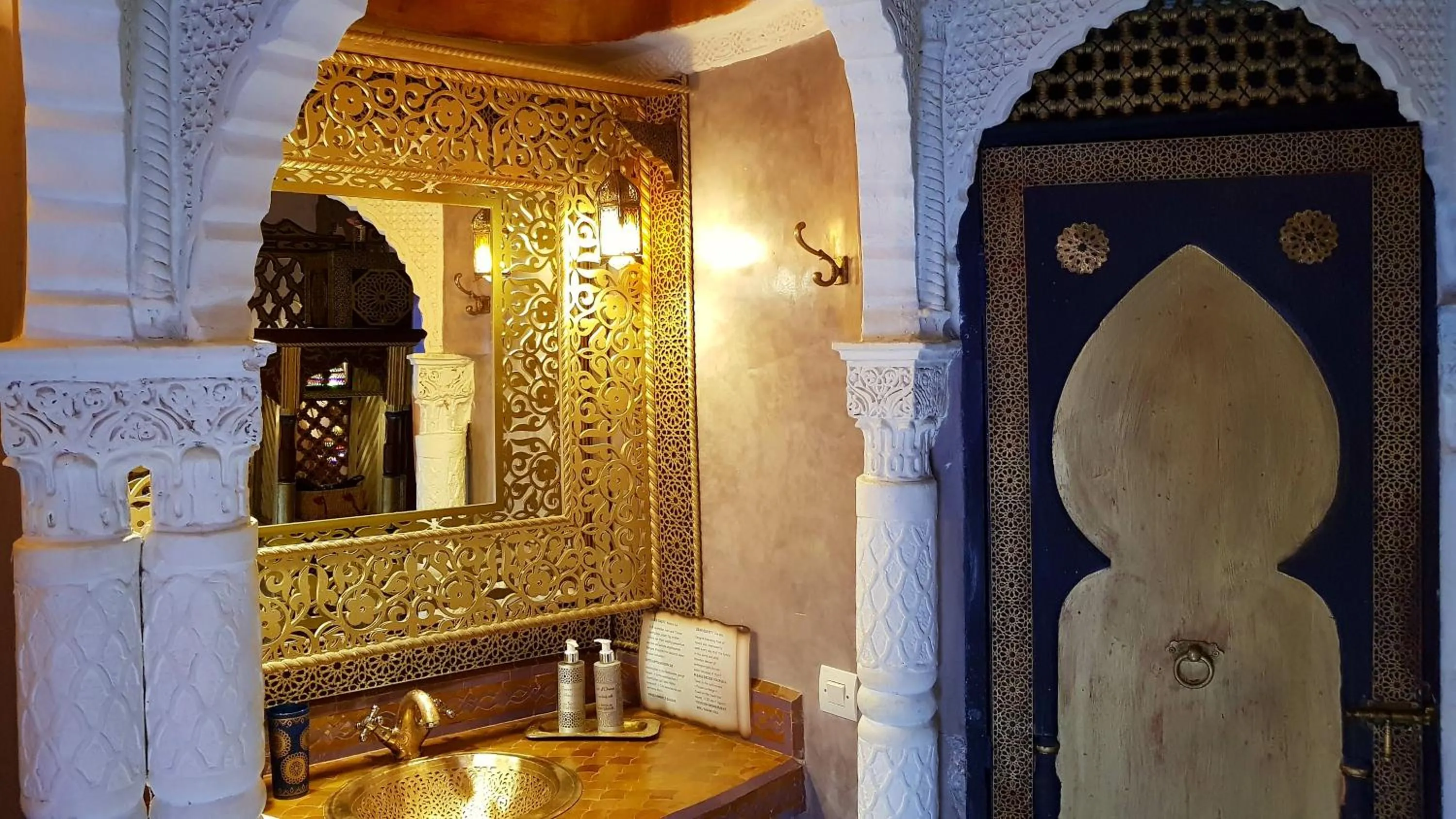Bathroom in Riad Armelle