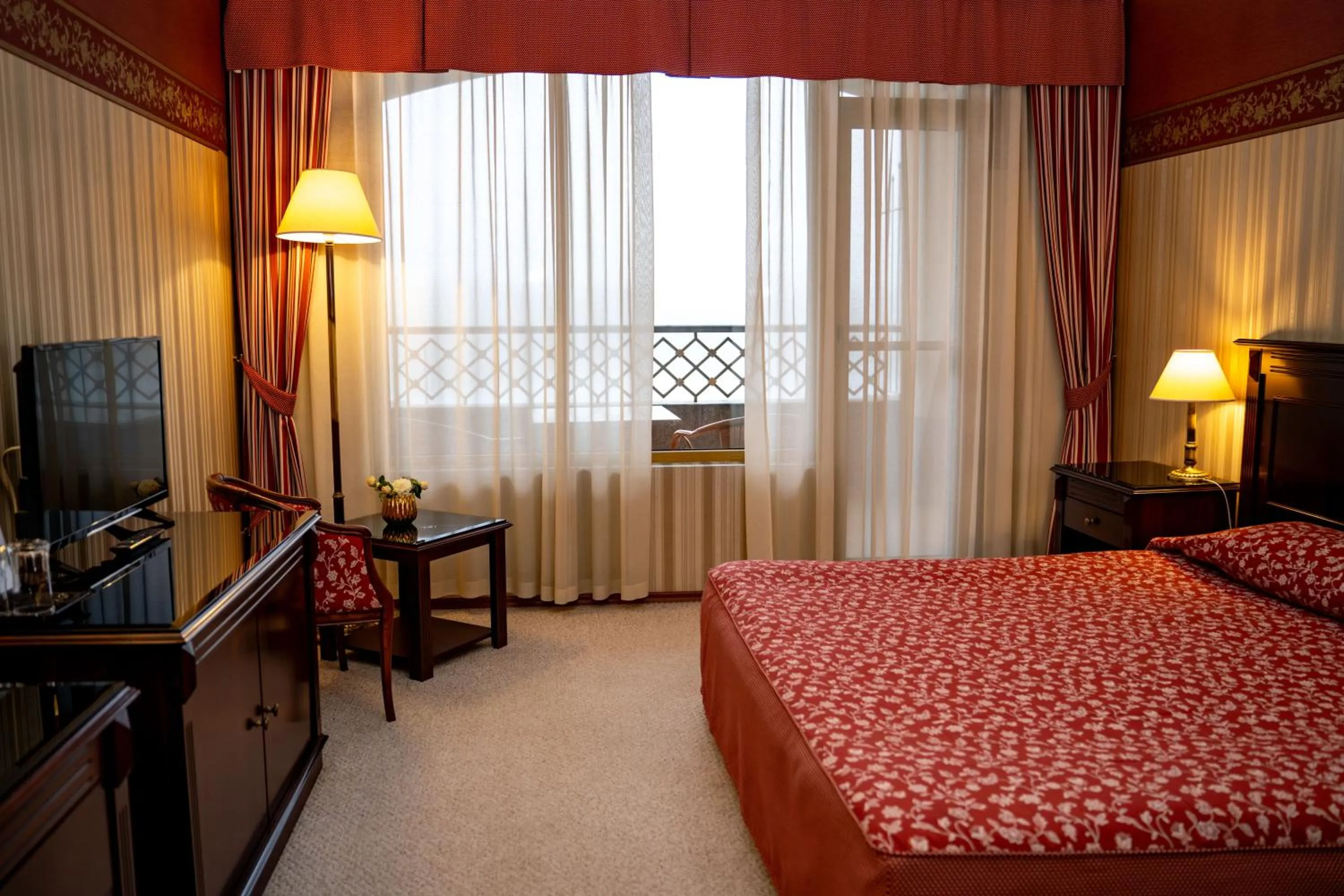 Bedroom, Bed in Drustar Hotel