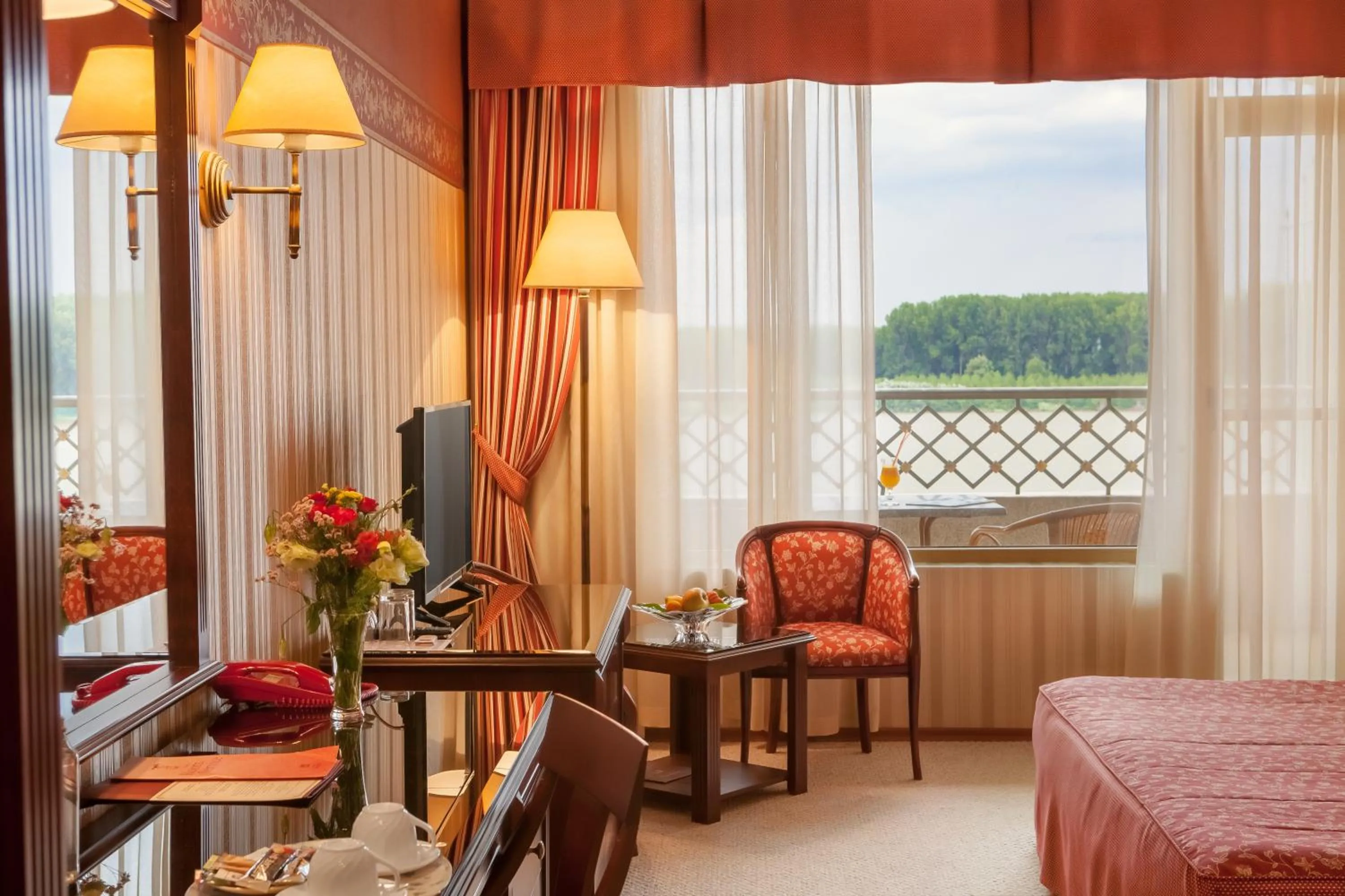 Photo of the whole room, Bed in Drustar Hotel