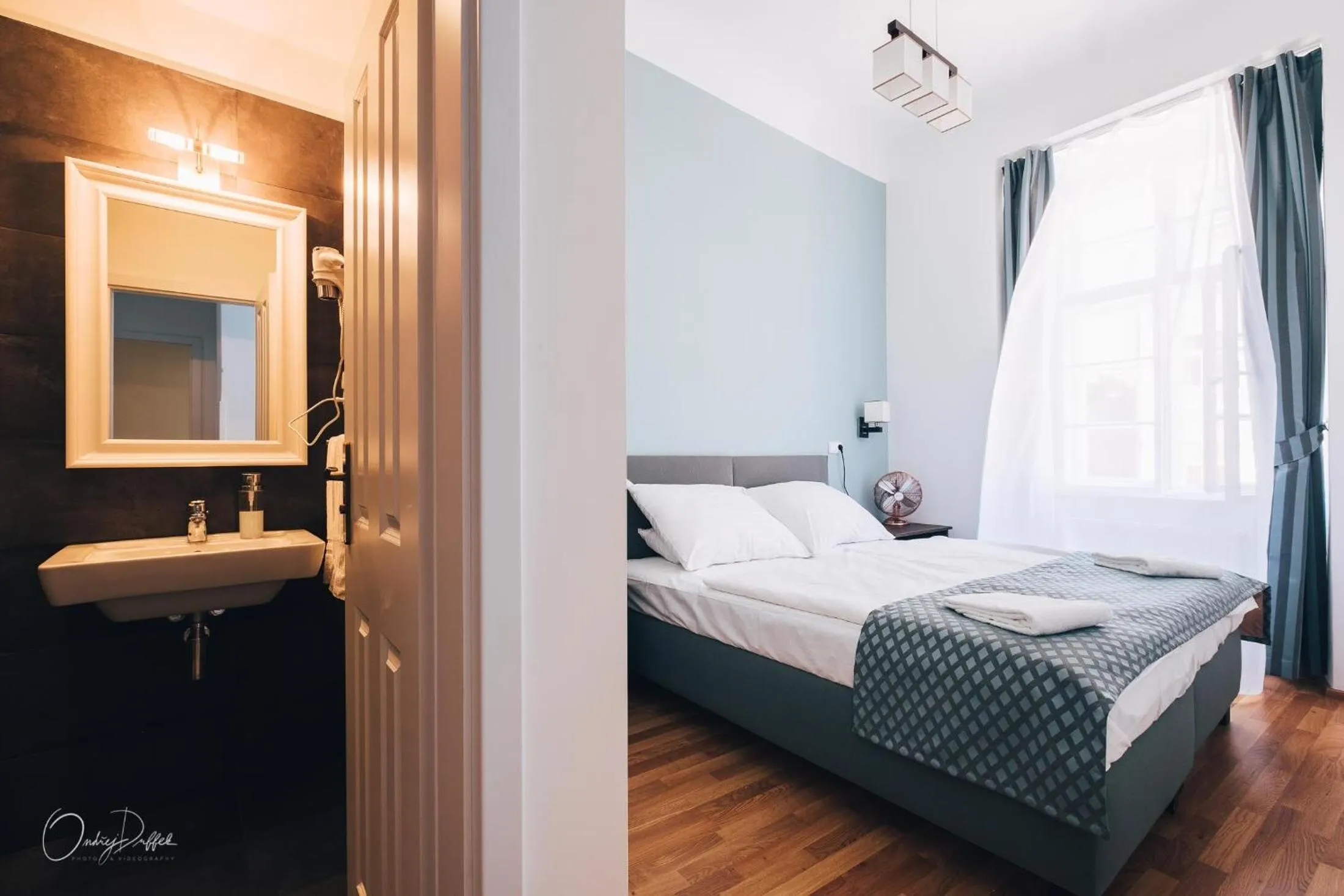 Photo of the whole room, Bed in Residence Corto Old Town