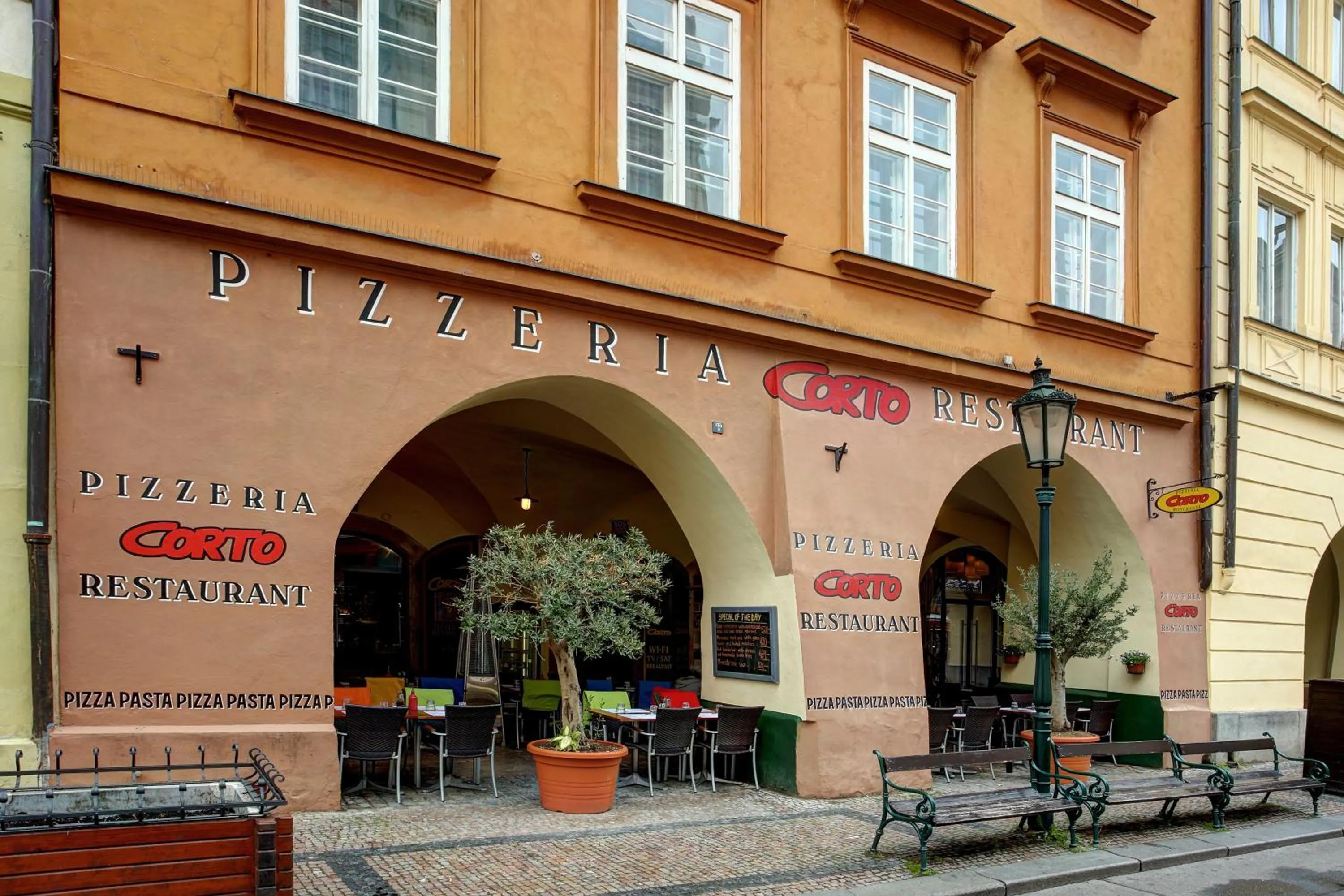 Restaurant/places to eat in Residence Corto Old Town