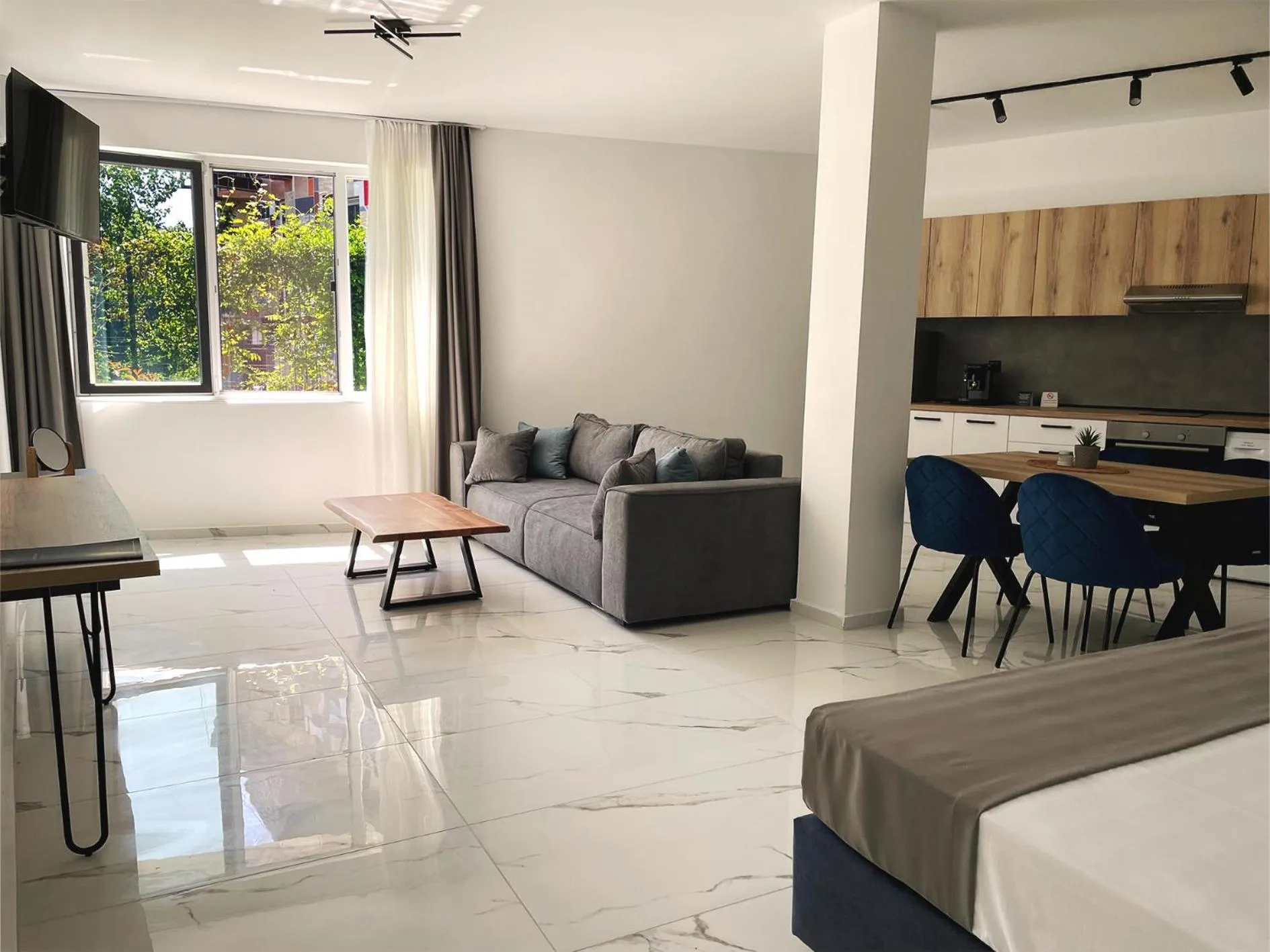 Deluxe Studio in Семеен хотел Golden Place