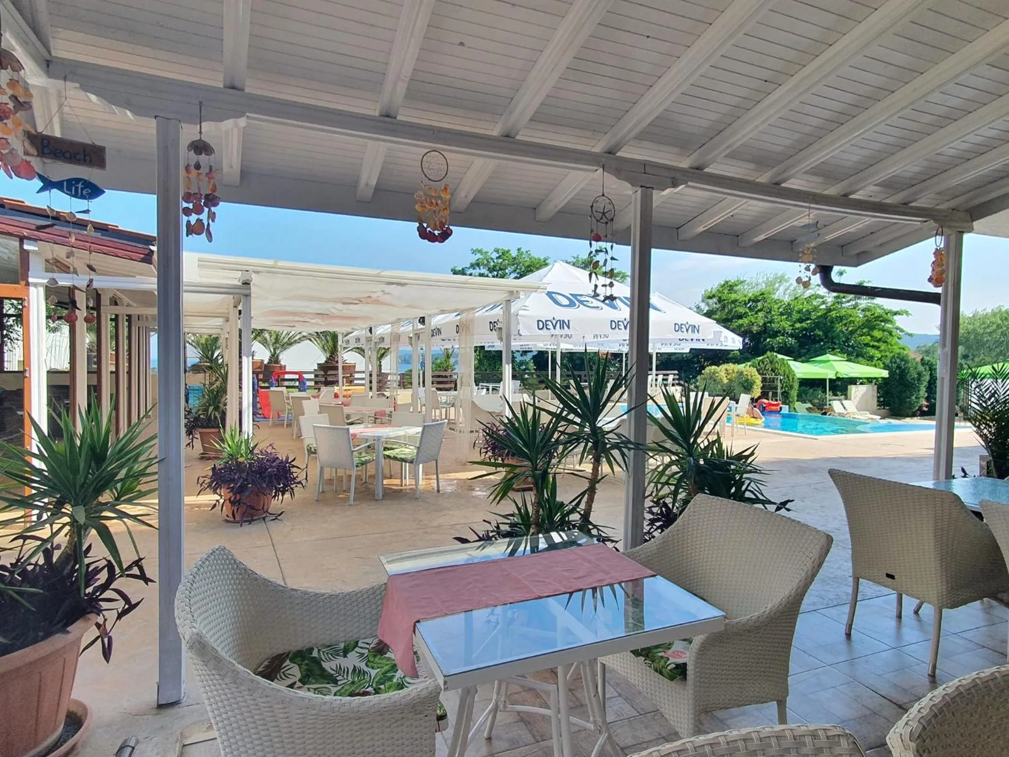 Restaurant/places to eat in Семеен хотел Golden Place