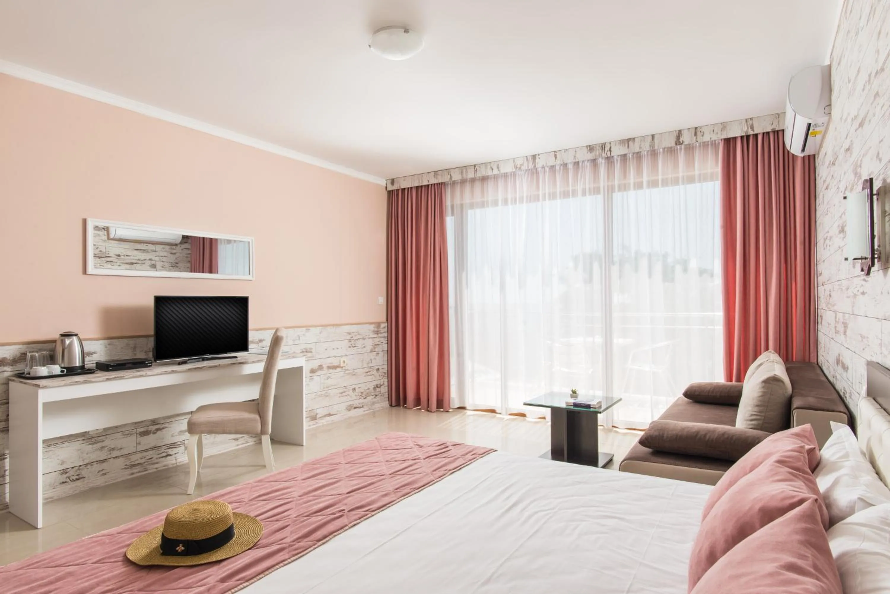 Bed in Семеен хотел Golden Place