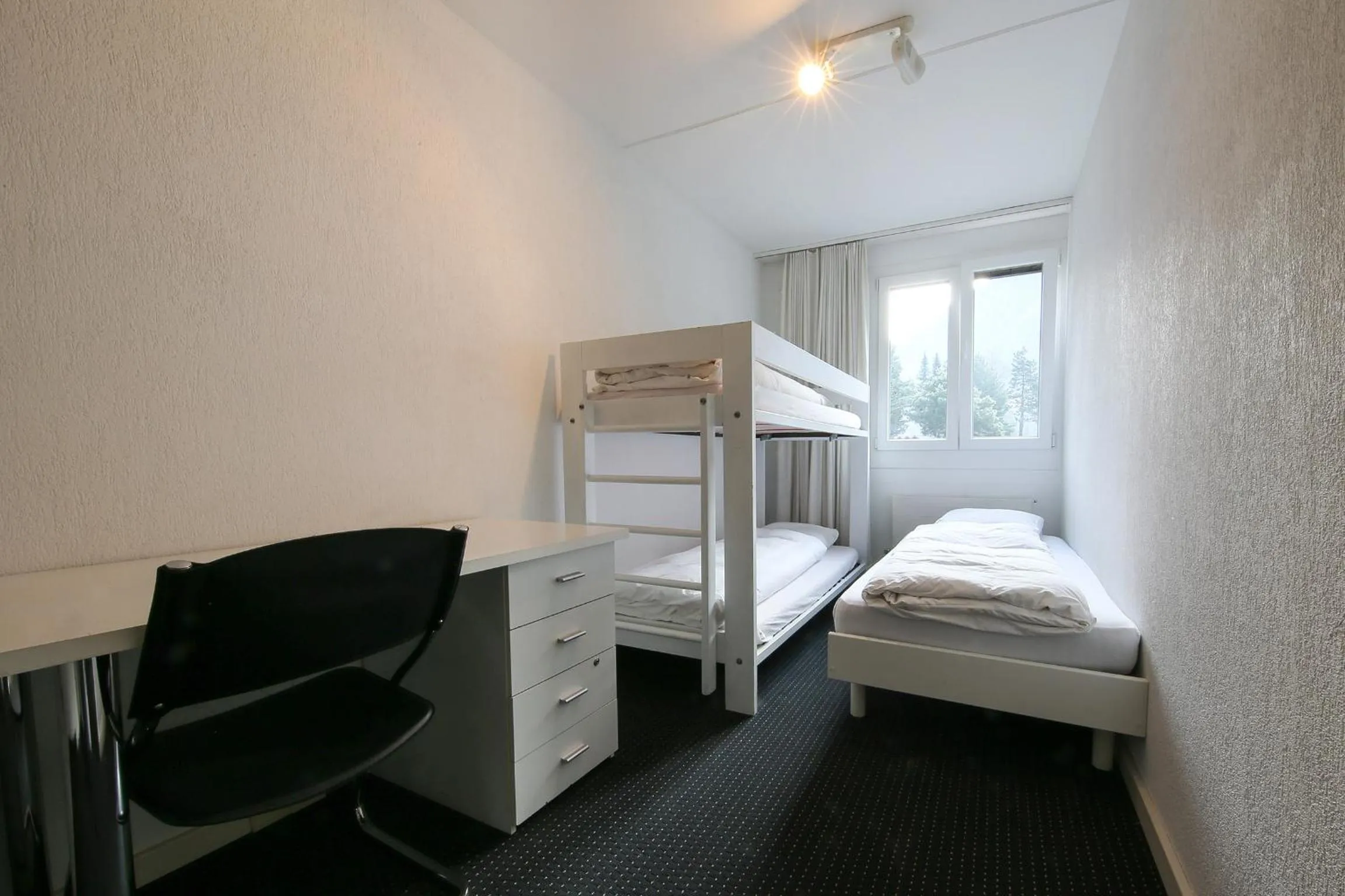 Day, Bed in Hotel Grüsch