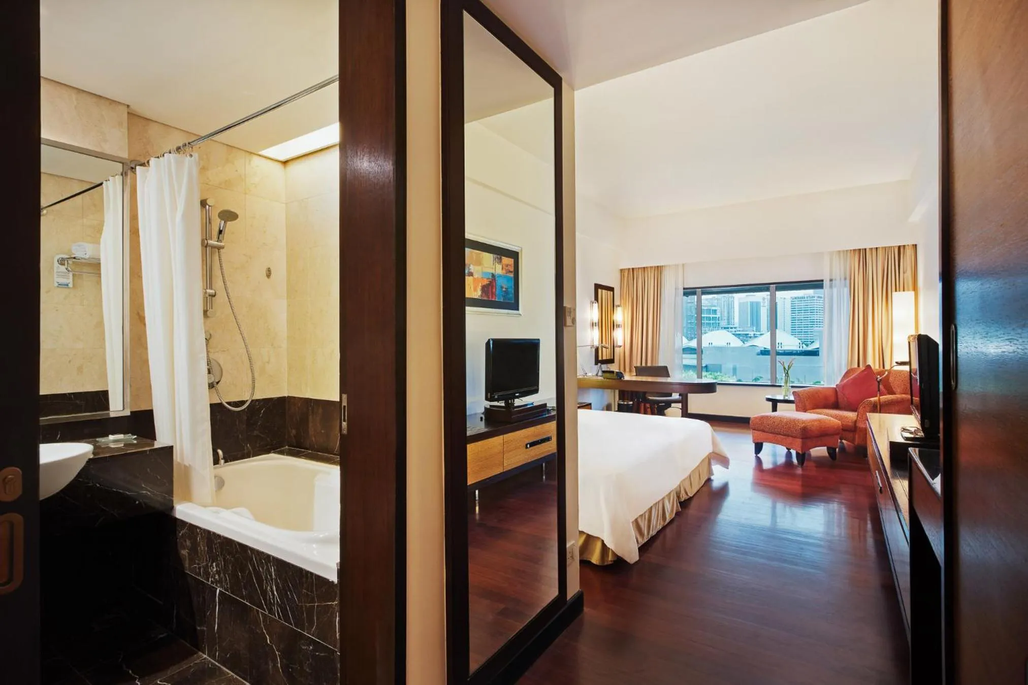 Photo of the whole room, Bed in Impiana KLCC Hotel