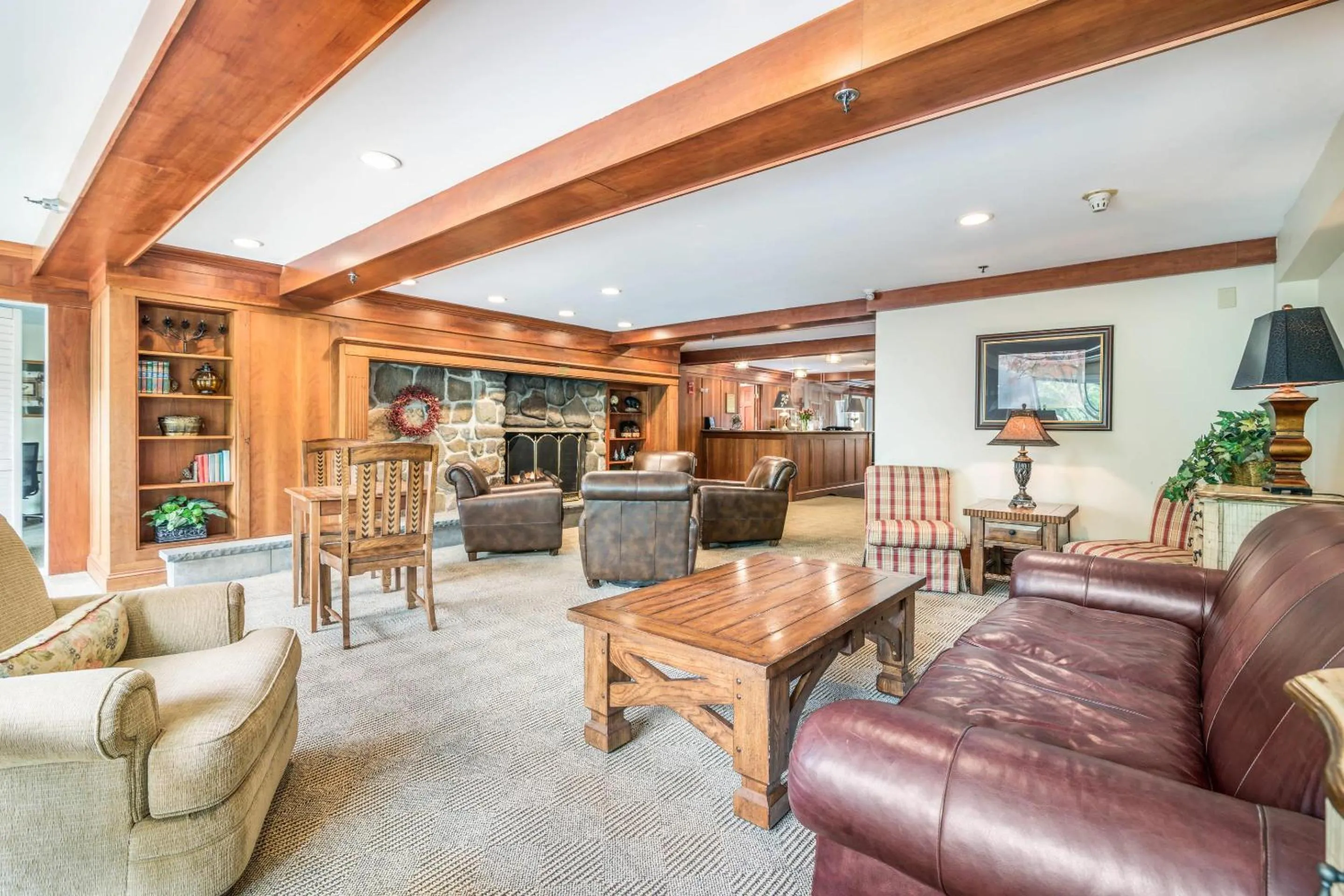 Lobby or reception in The Valley Inn, an Ascend Collection Hotel