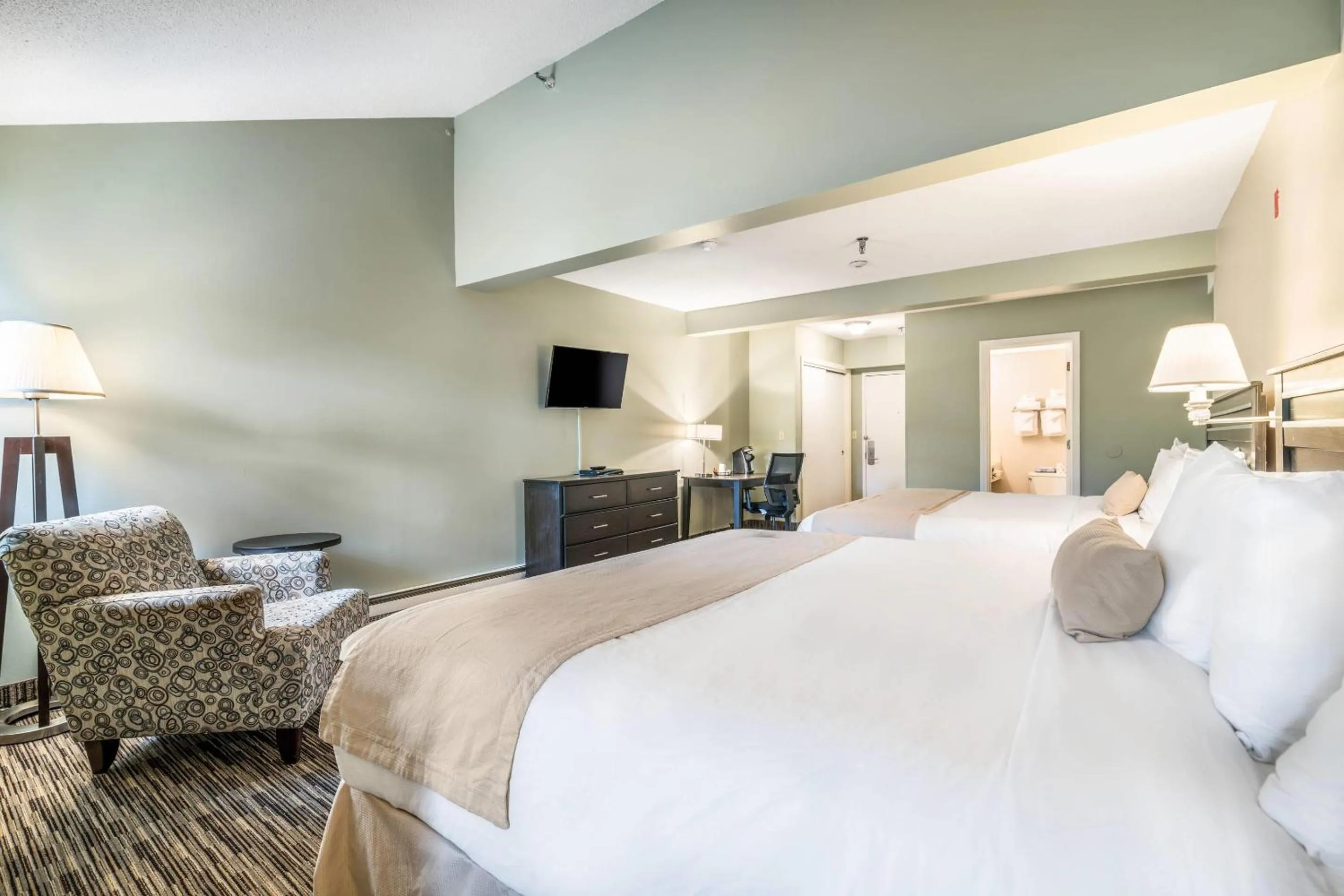 Bedroom, Bed in The Valley Inn, an Ascend Collection Hotel