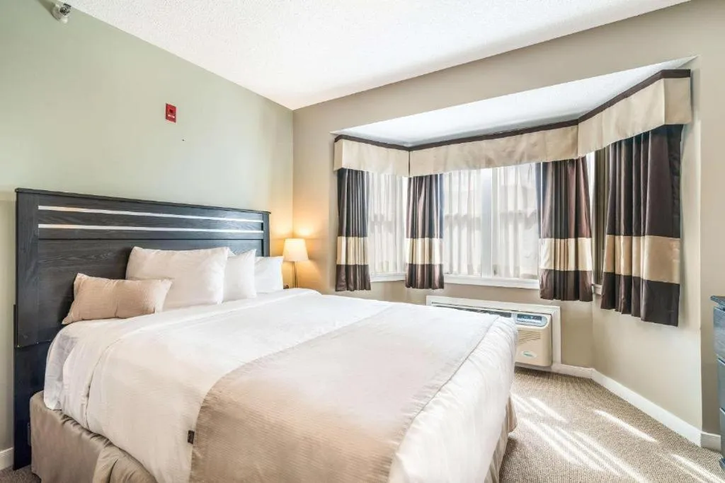 Bed in The Valley Inn, an Ascend Collection Hotel