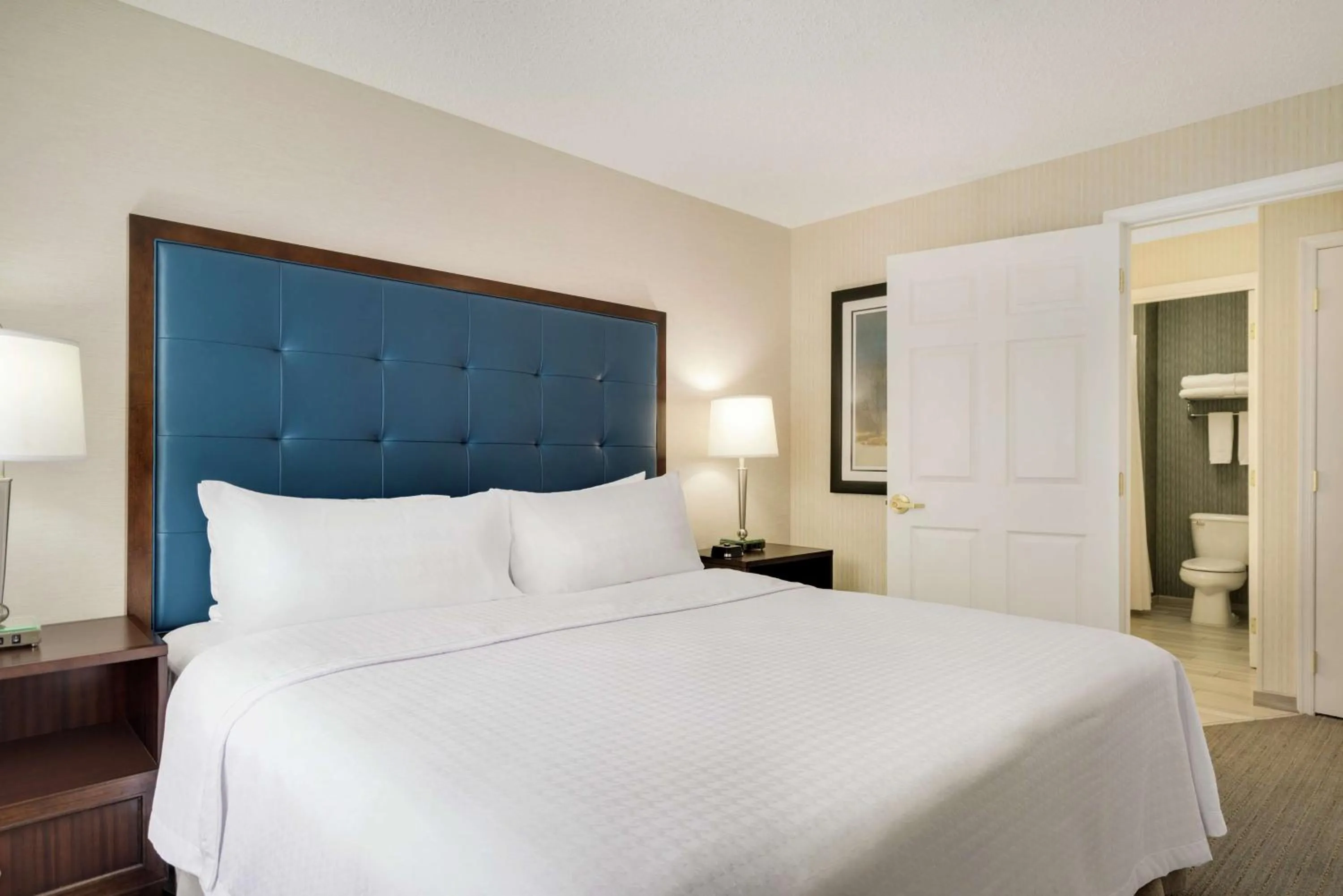 Bed in Homewood Suites by Hilton Wilmington-Brandywine Valley
