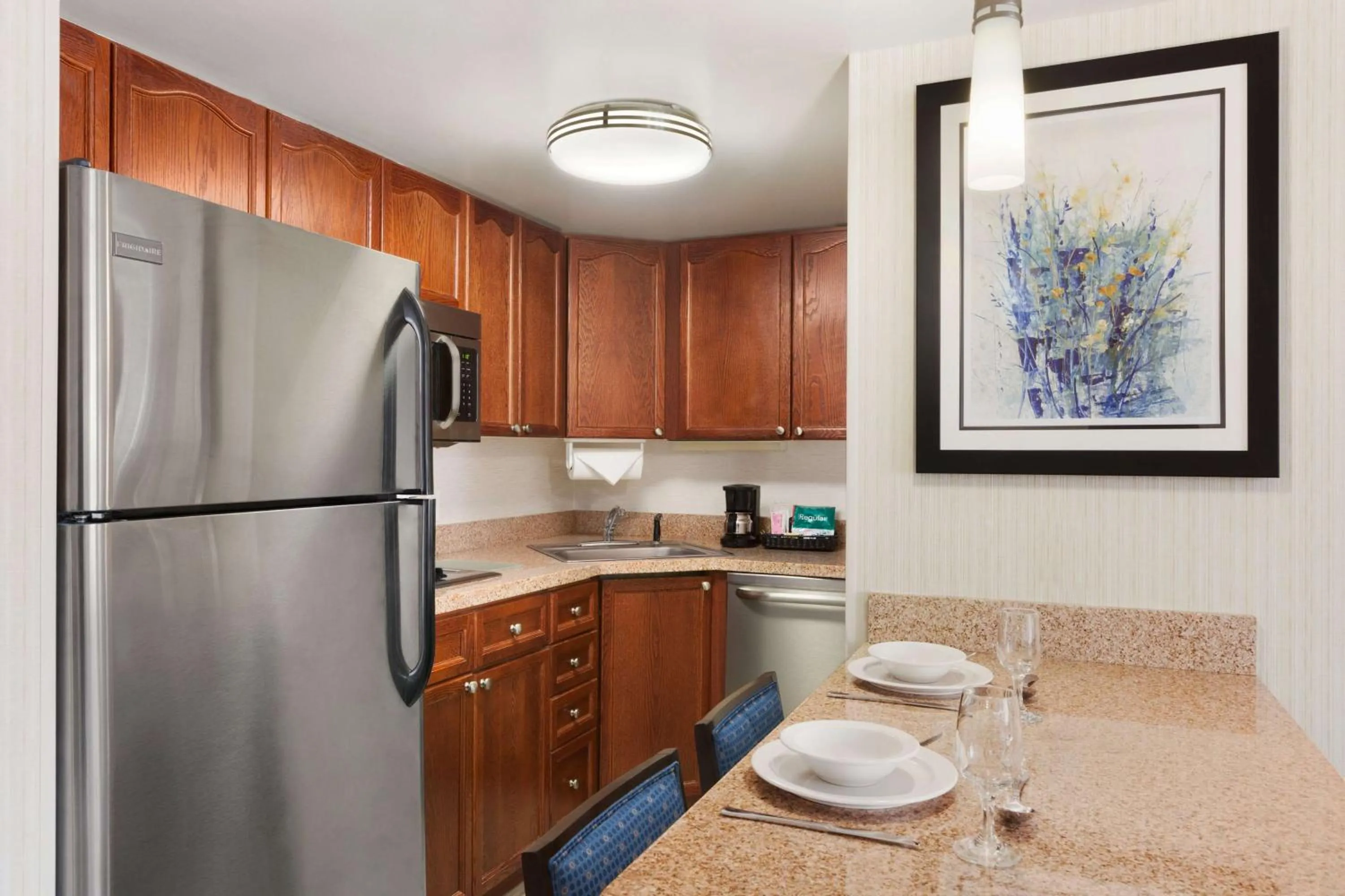 Kitchen or kitchenette in Homewood Suites by Hilton Wilmington-Brandywine Valley