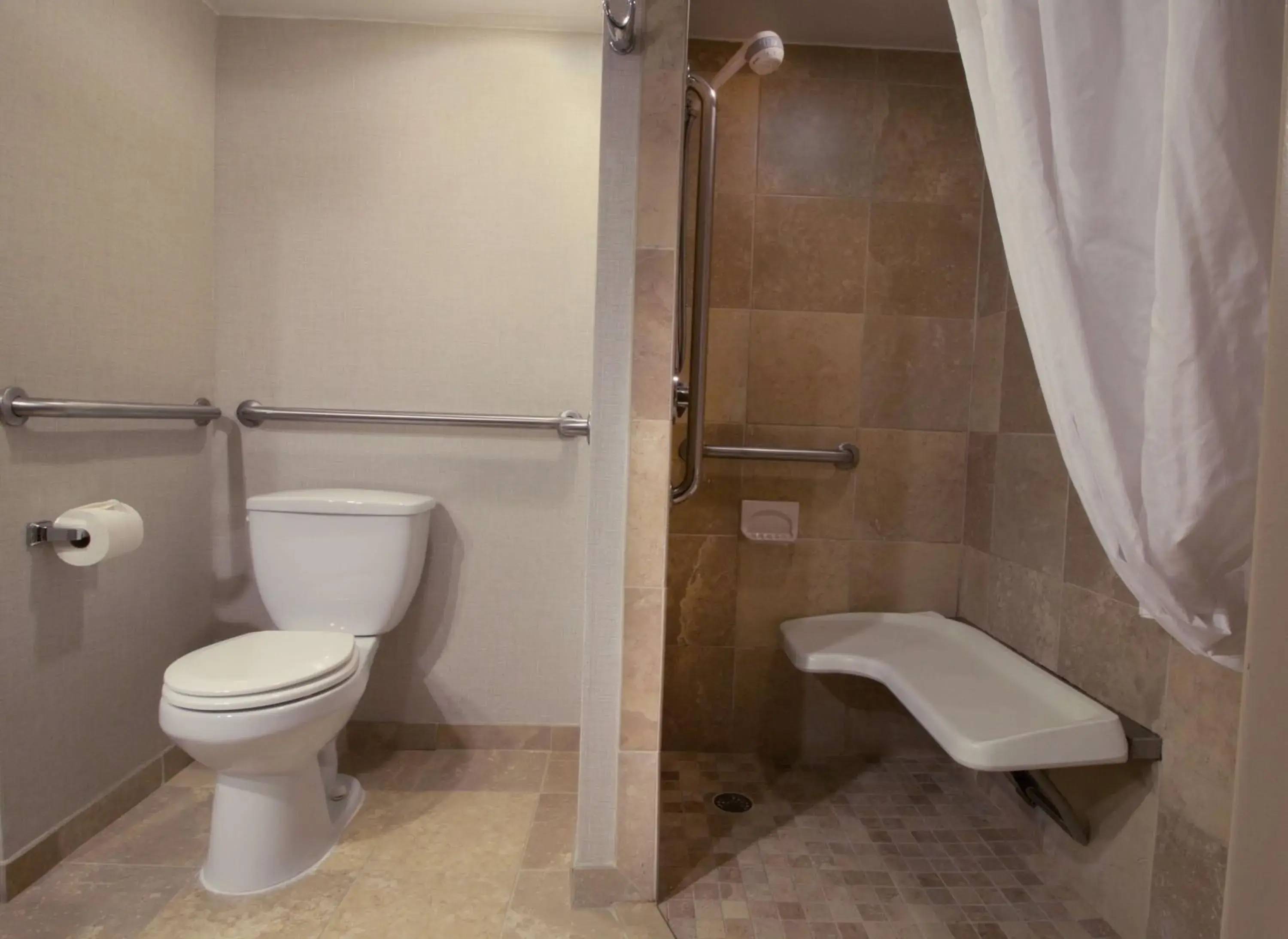 Queen Room with Roll-In Shower - Mobility Access/Non-Smoking in Hampton Inn Norfolk/Chesapeake - Greenbrier Area Queen Room with Roll-In Shower - Mobility Access/Non-Smoking in Hampton Inn Norfolk/Chesapeake - Greenbrier Area