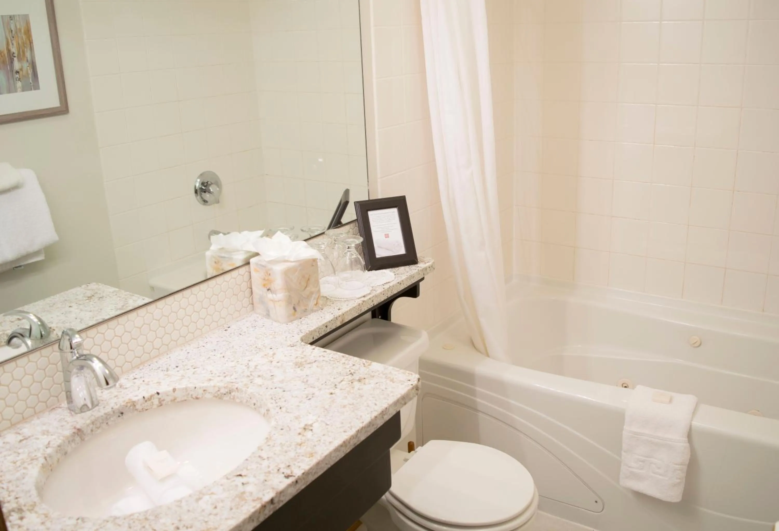 Bathroom in The Georgetown Inn