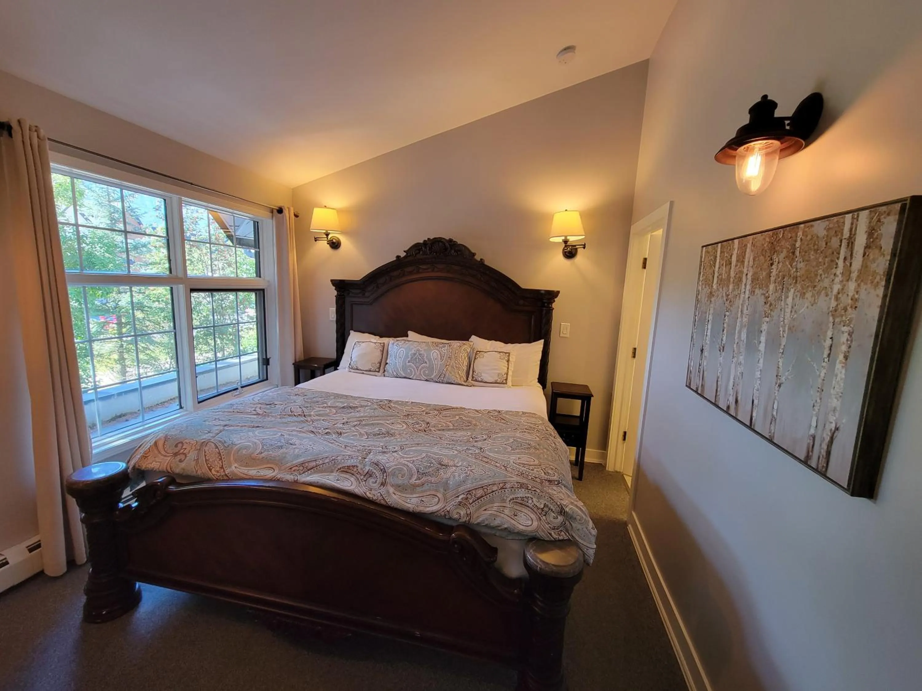 Bed in The Georgetown Inn