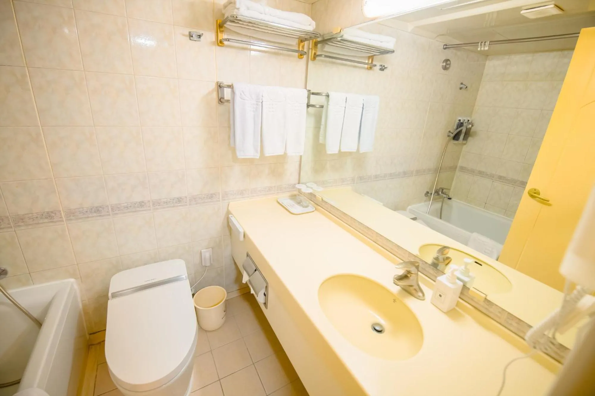 Bathroom in Hotel International Changwon