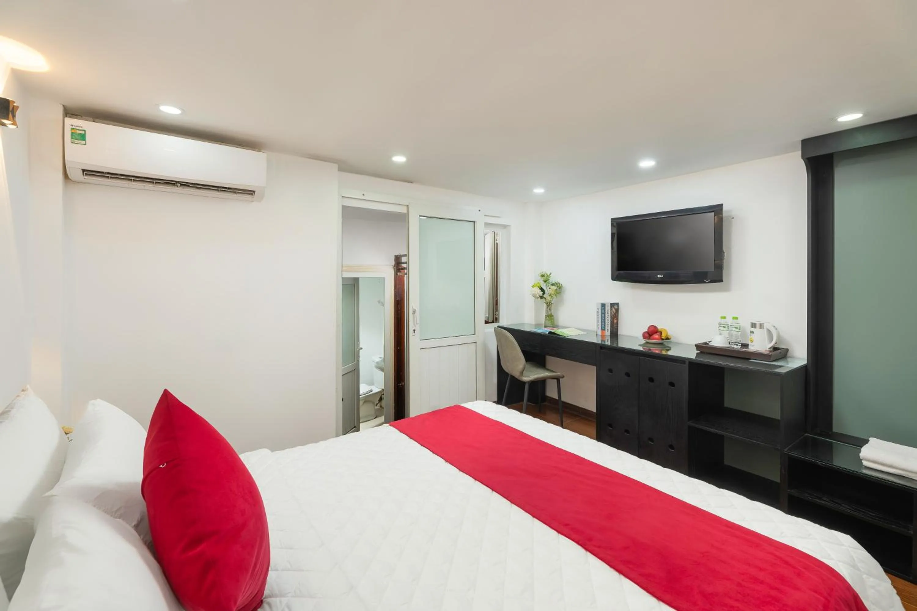 Bedroom, Bed in Golden Time Hostel 3