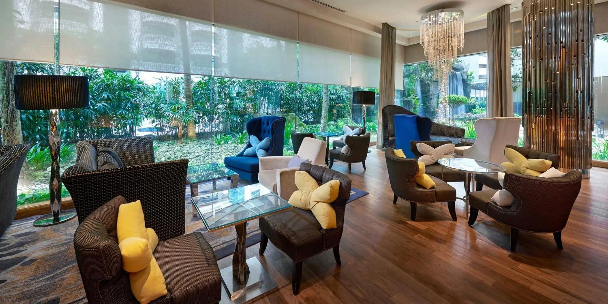 Lounge or bar in InterContinental Kuala Lumpur by IHG