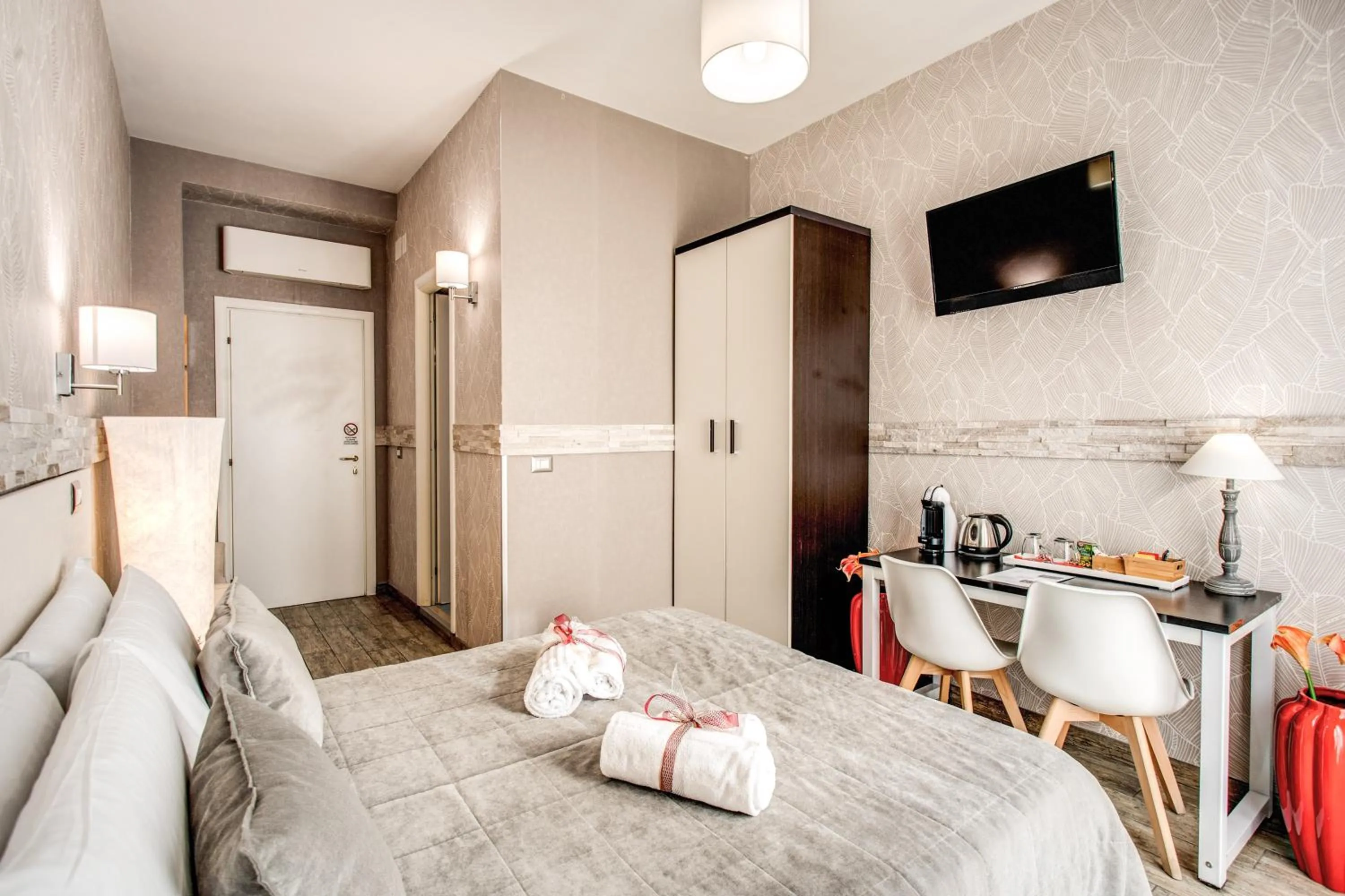 Photo of the whole room, Bed in Santamaria Inn