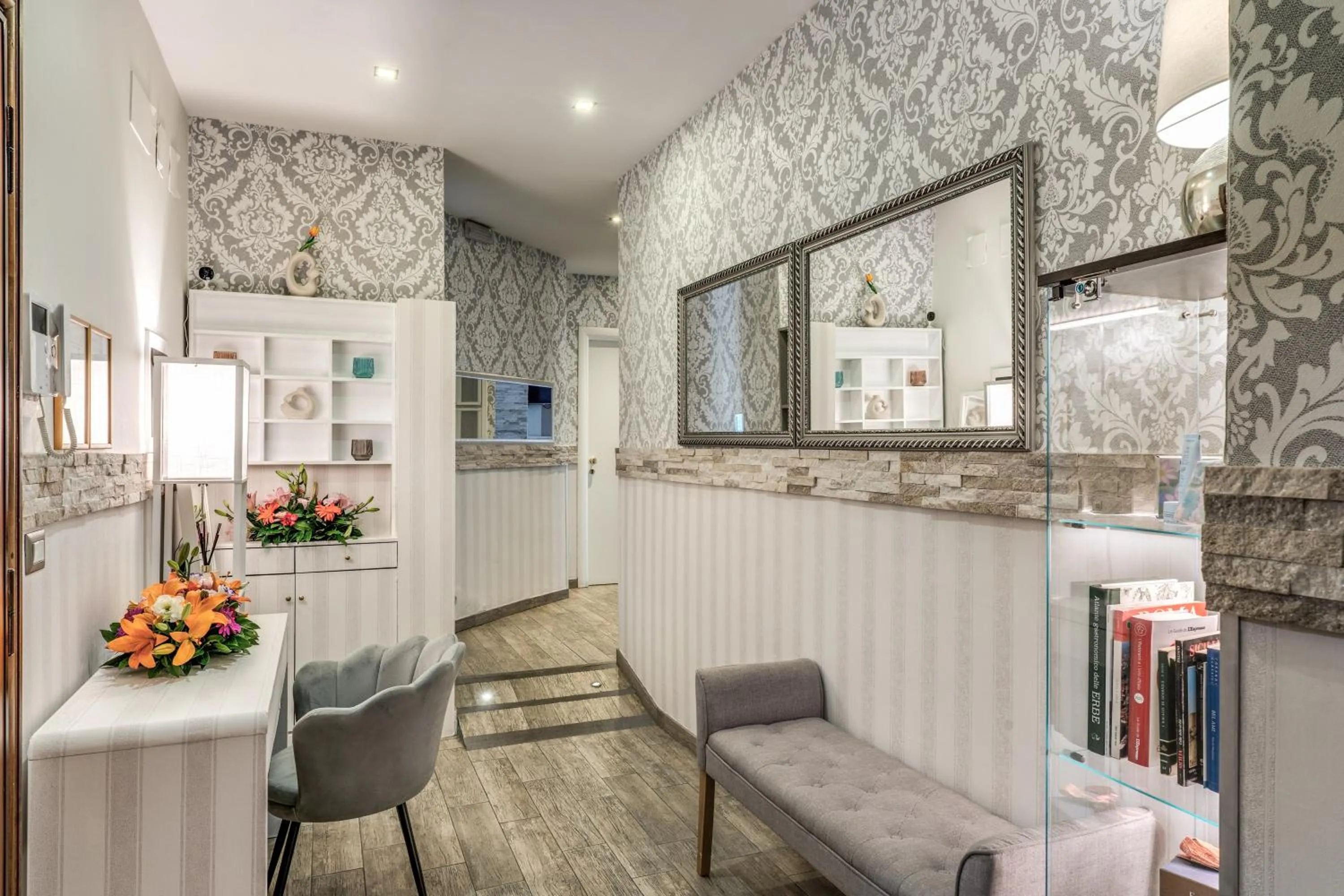 Facade/entrance in Santamaria Inn