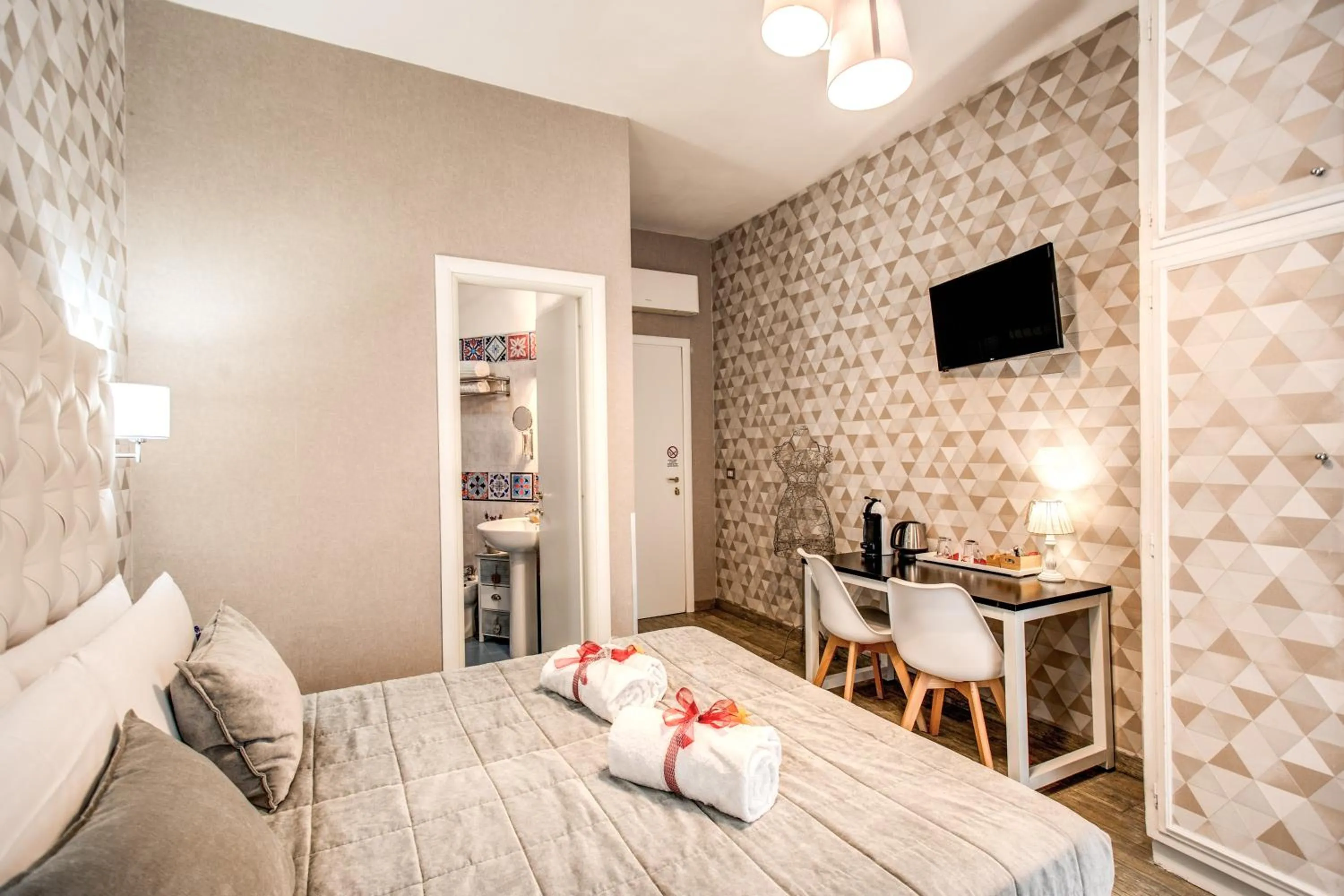 Bed in Santamaria Inn