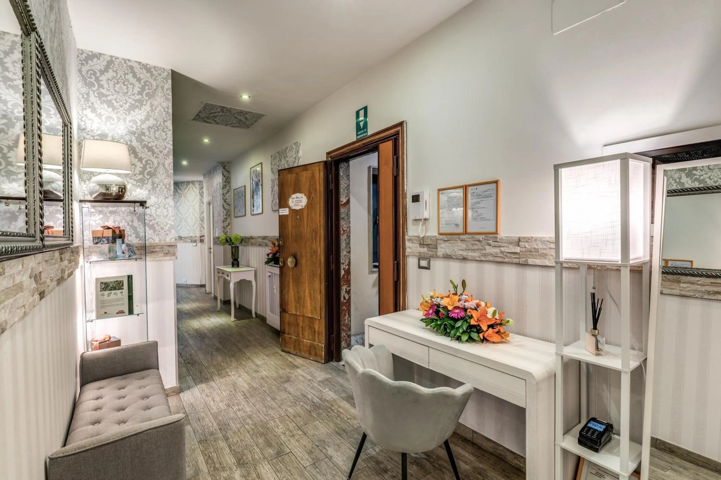 Seating area in Santamaria Inn