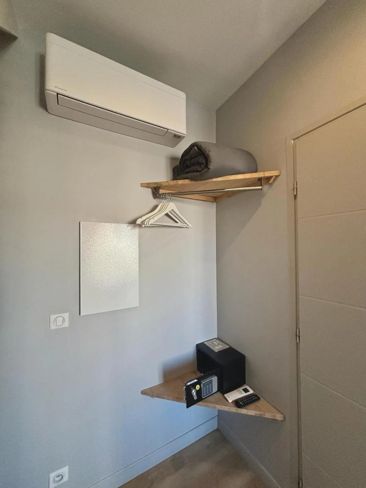 wardrobe in Résidence Gambetta