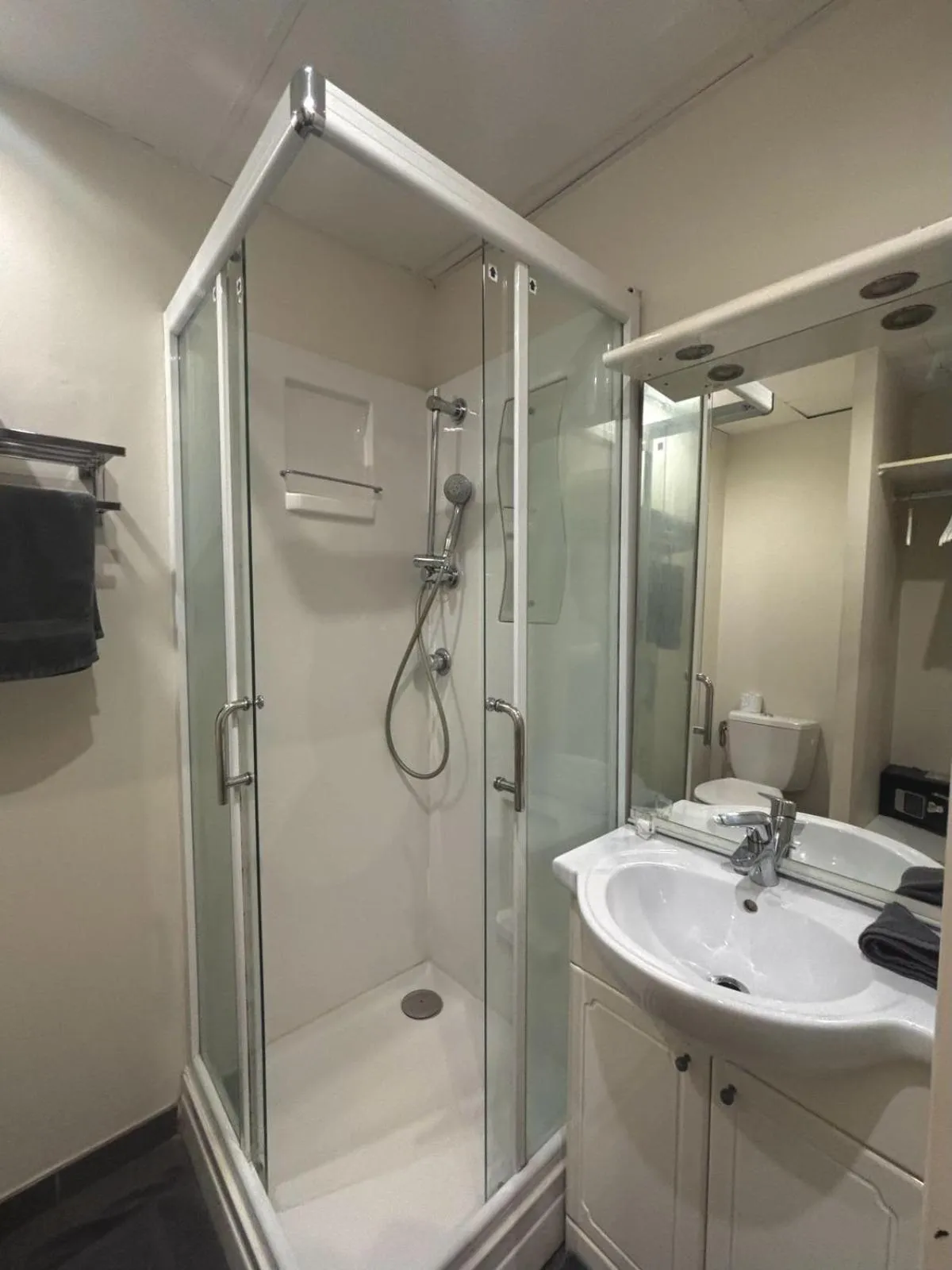 Shower in Résidence Gambetta