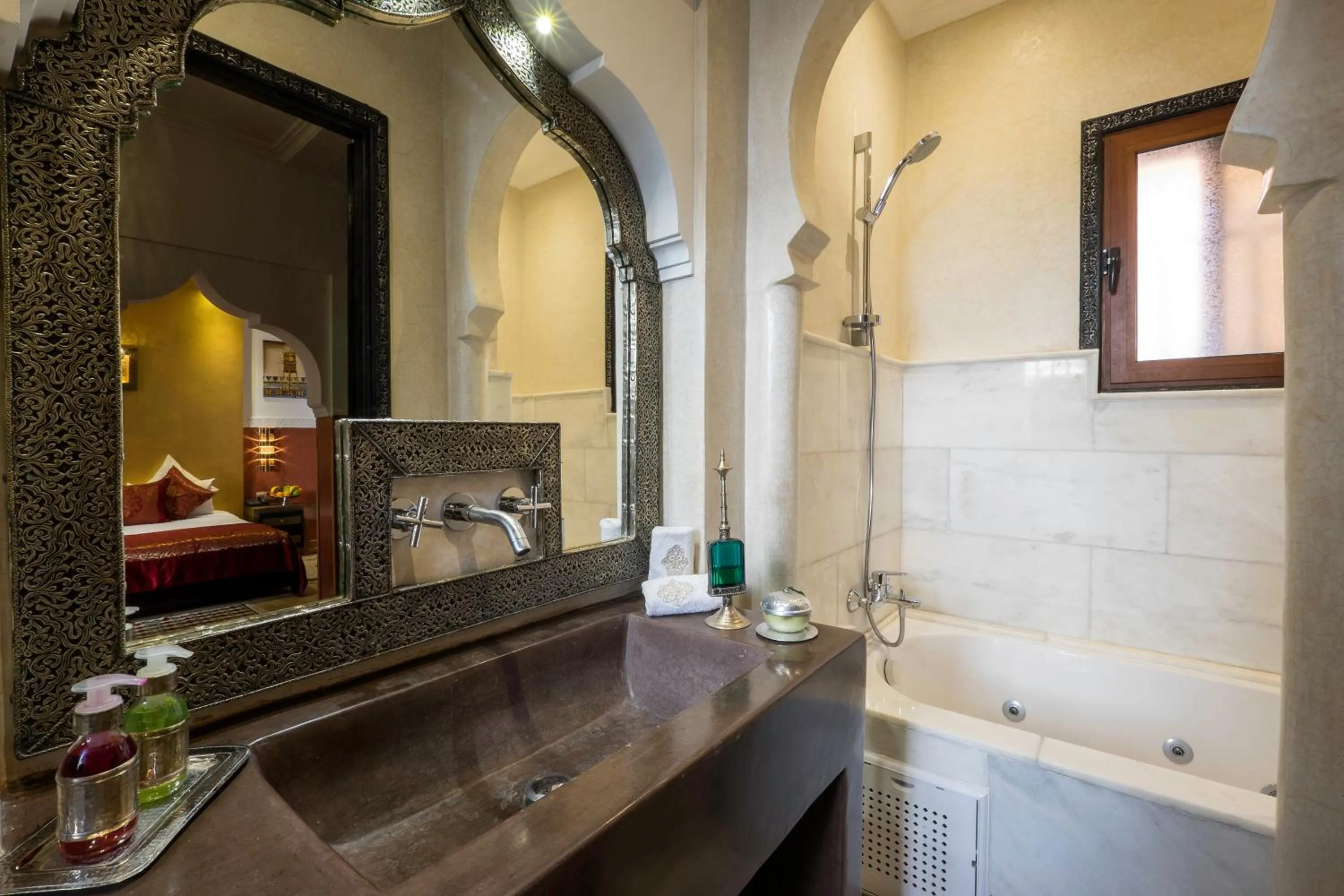 Shower in Riad Nesma Suites & Spa