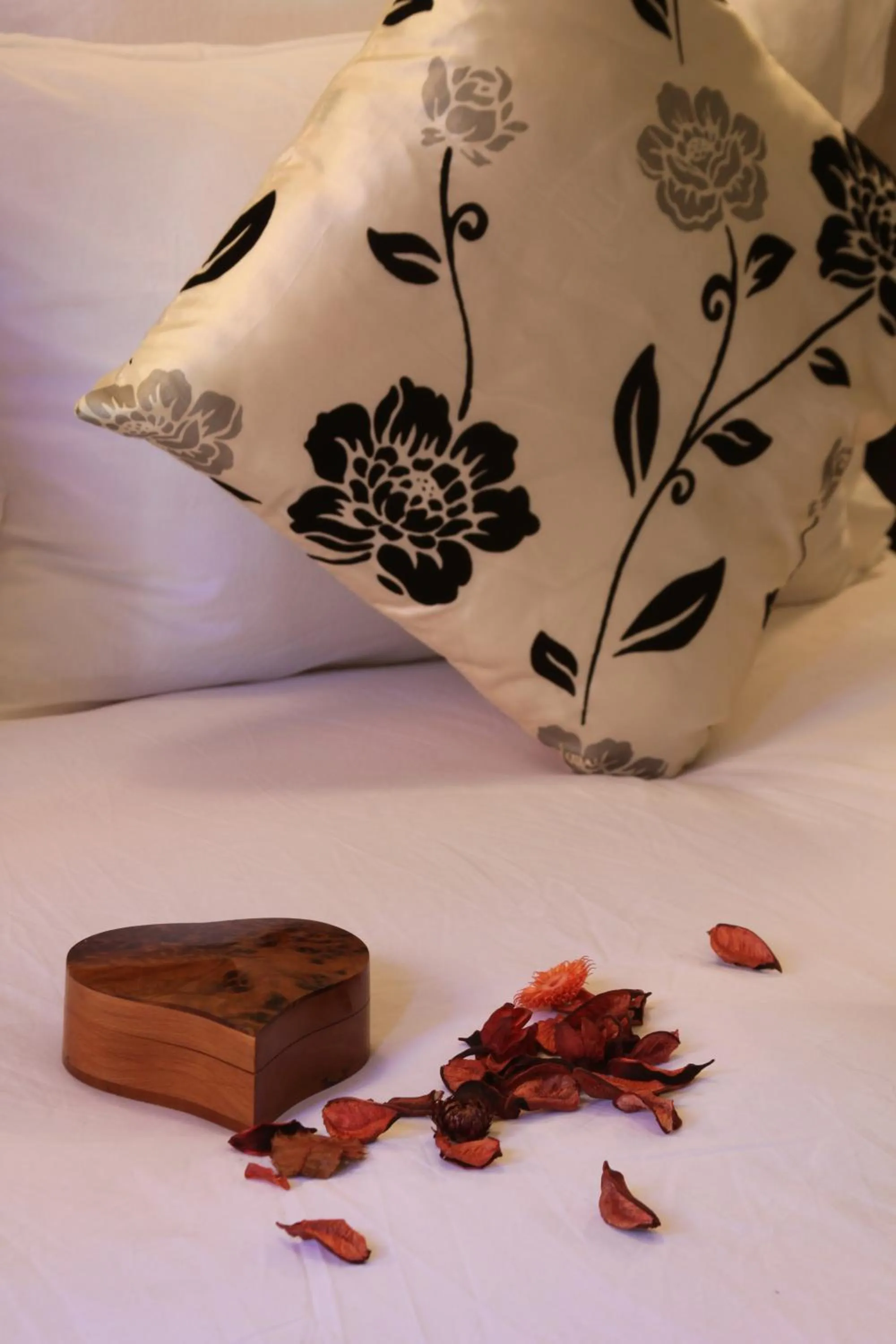 Decorative detail, Bed in Riad Nesma Suites & Spa