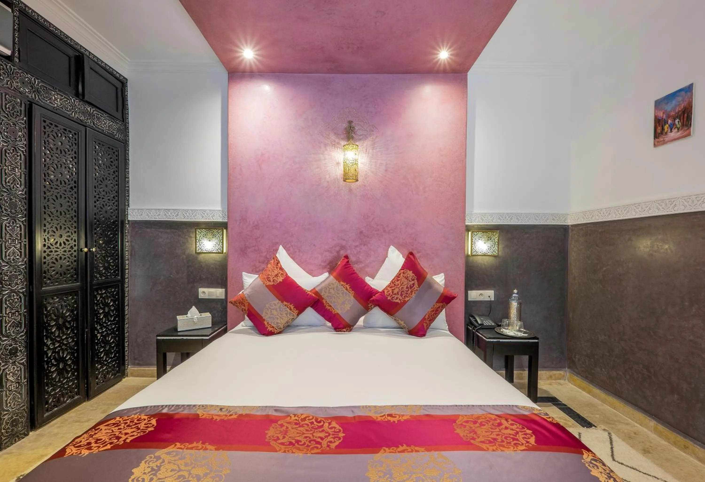Photo of the whole room, Bed in Riad Nesma Suites & Spa