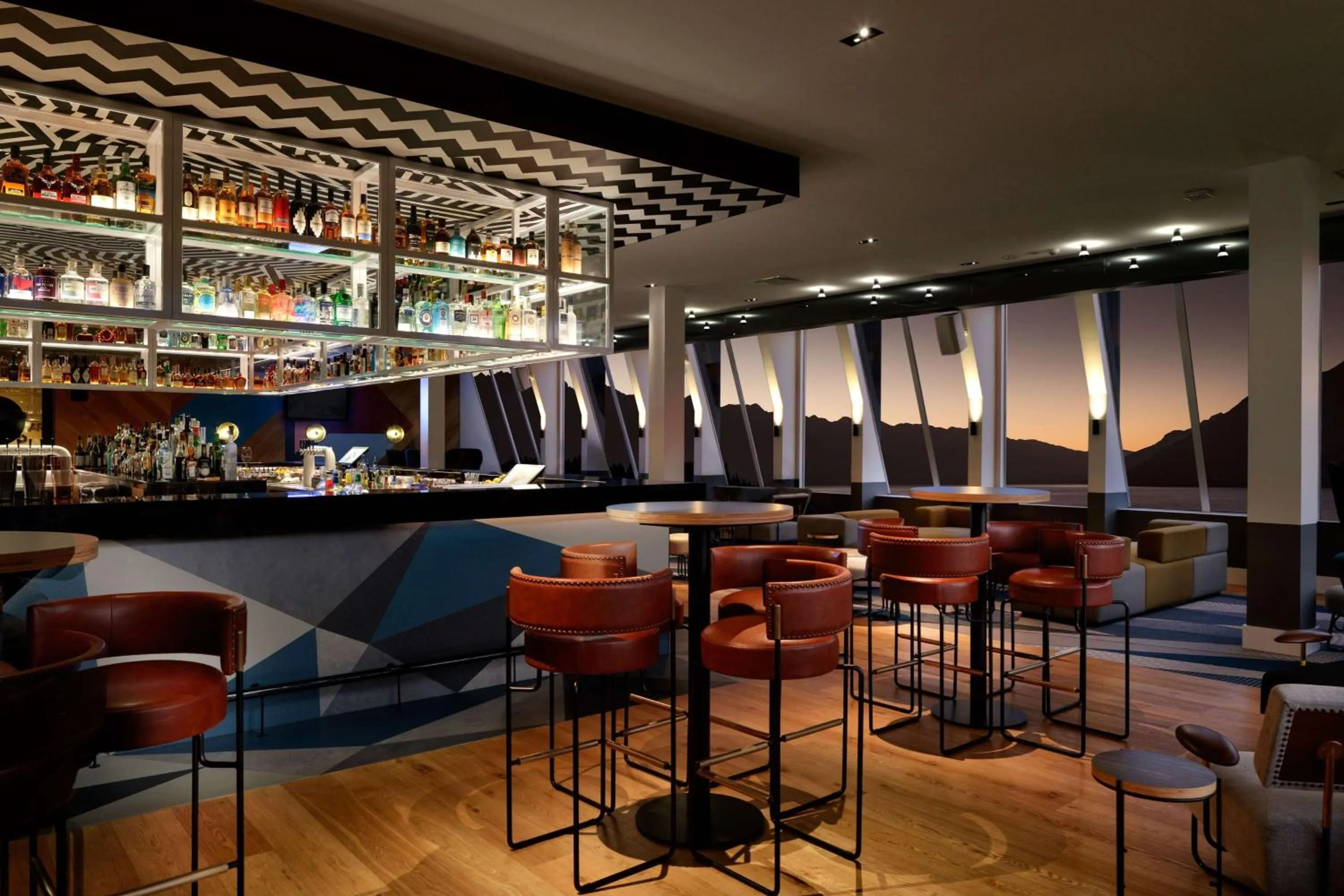 Lounge or bar in QT Queenstown