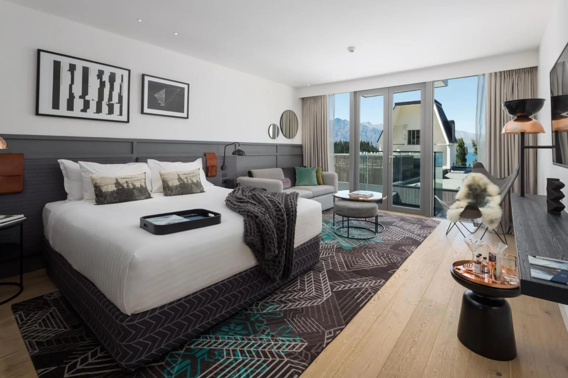 Bedroom, Bed in QT Queenstown