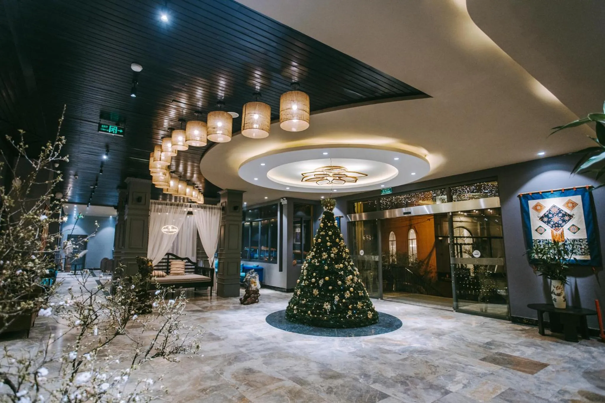 Communal lounge/ TV room in Sapa Charm Hotel