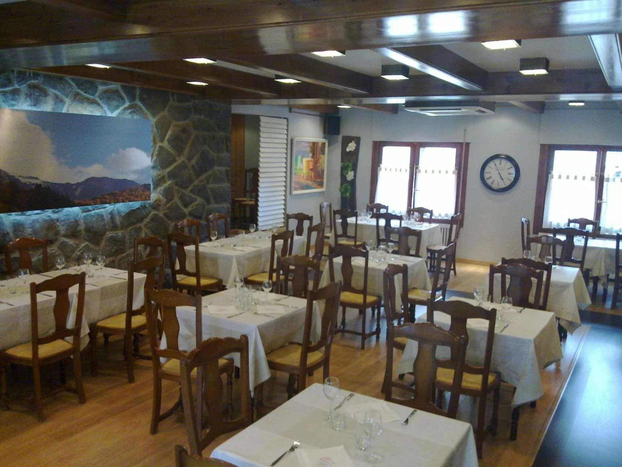 Restaurant/places to eat in Hotel Navarro