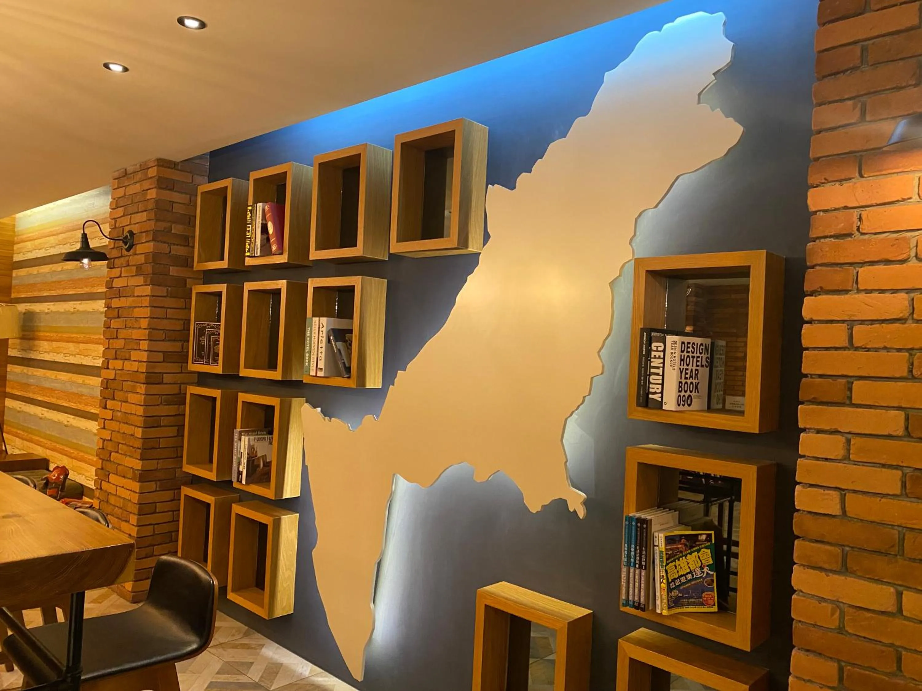 Library in 花鄉商旅 左營店 Hua Xiang Hotel-Zuoying