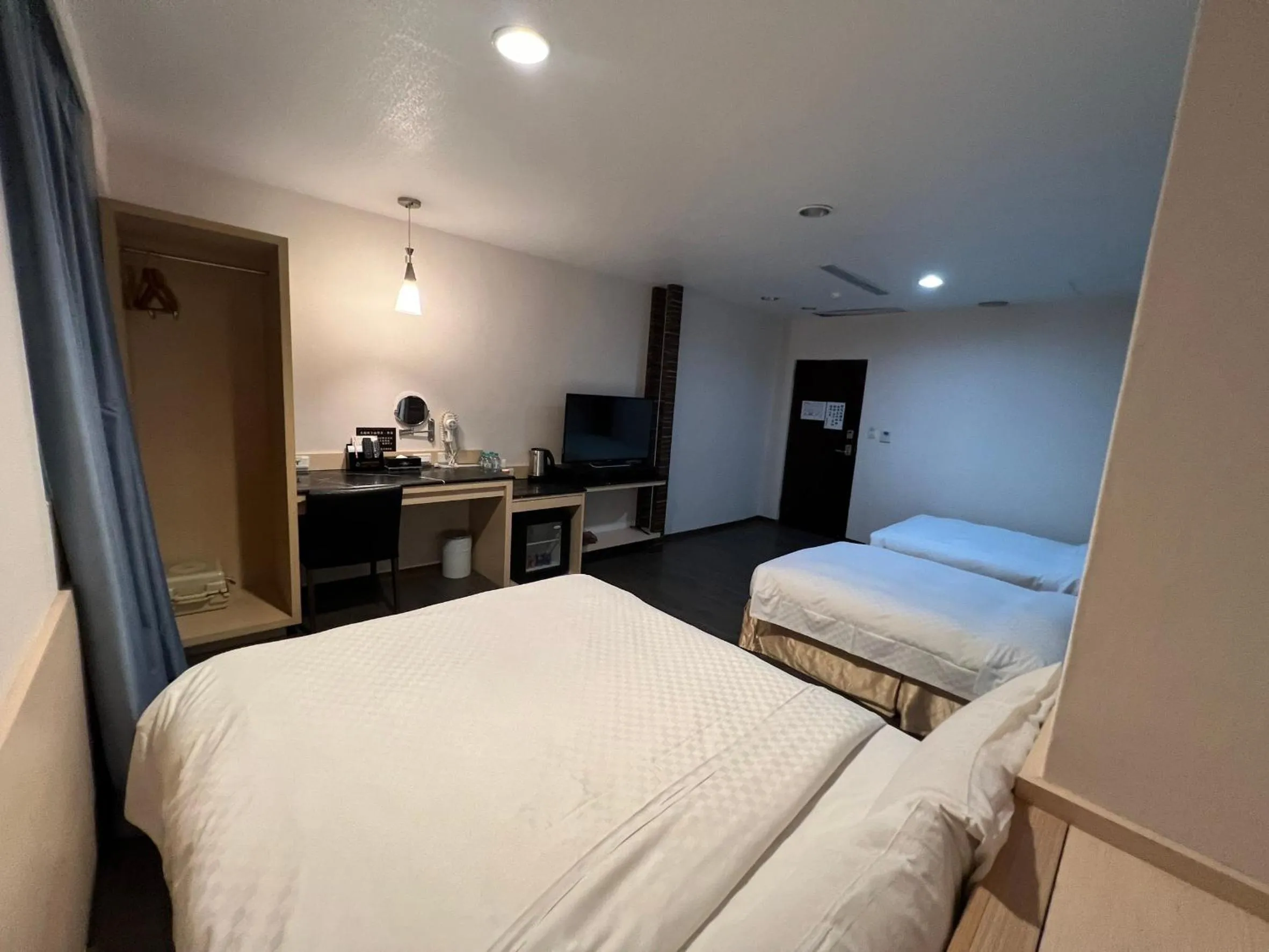 Photo of the whole room, Bed in 花鄉商旅 左營店 Hua Xiang Hotel-Zuoying