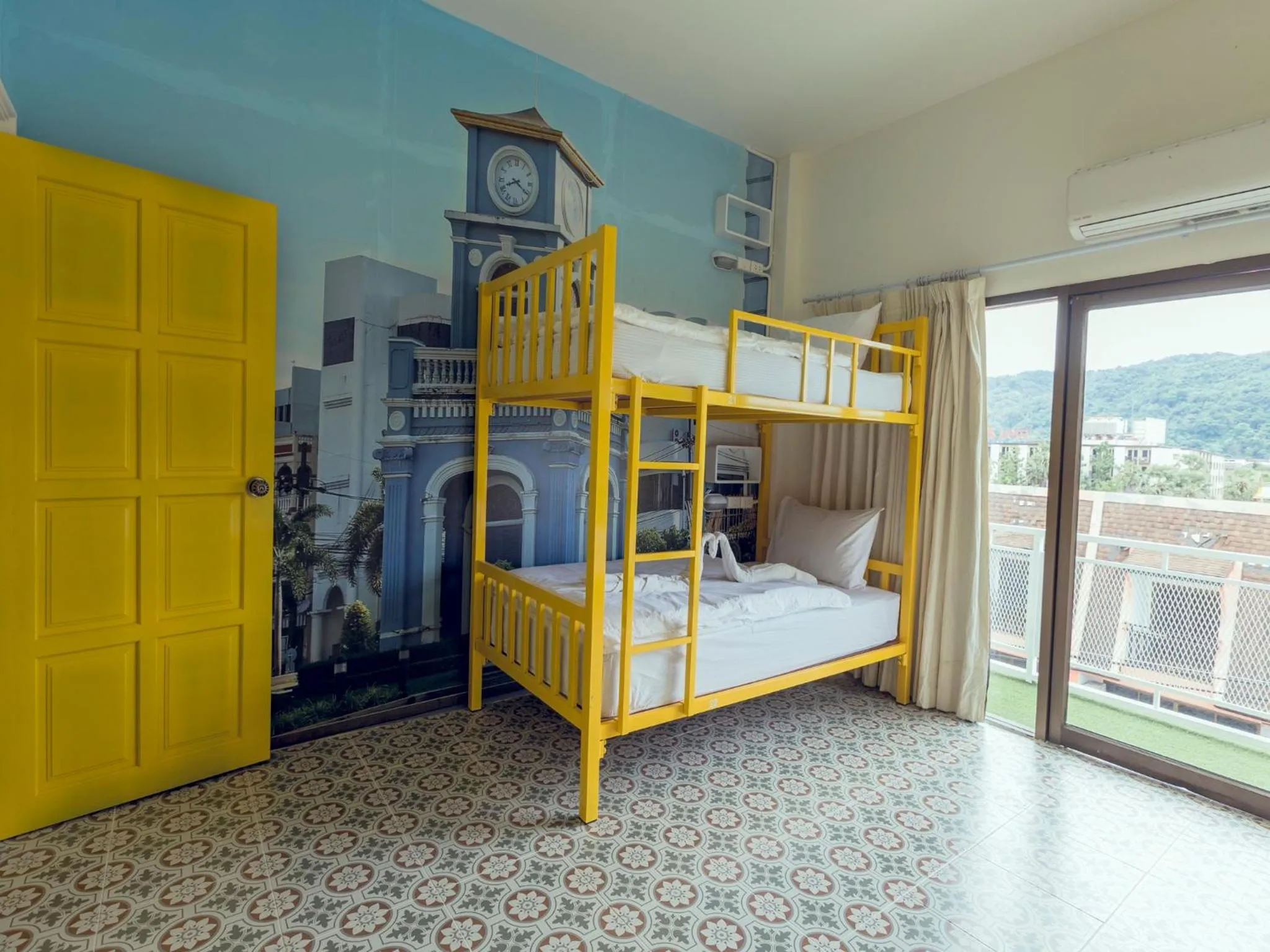 bunk bed in Sino Hostel @ Kata