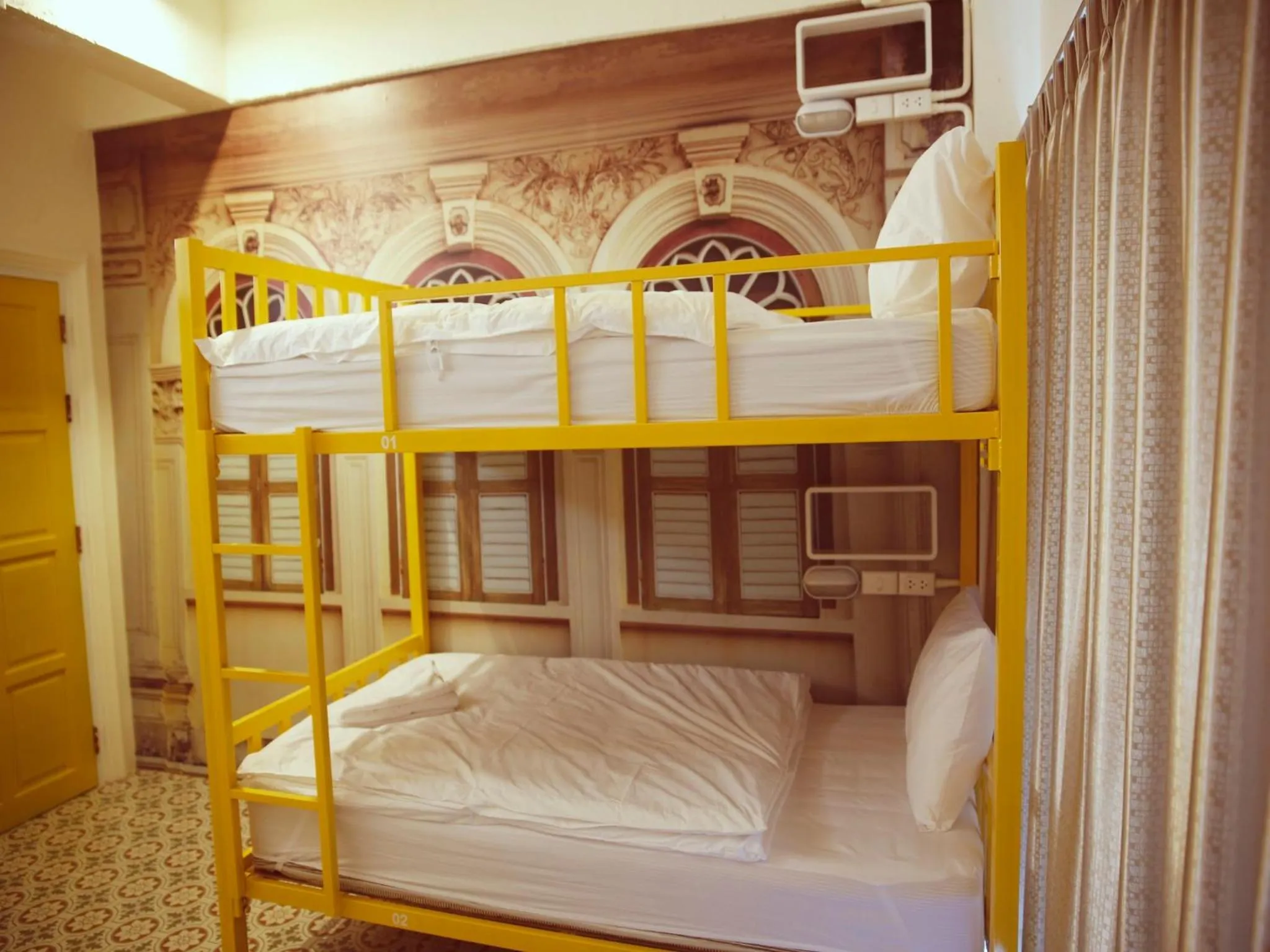 bunk bed in Sino Hostel @ Kata