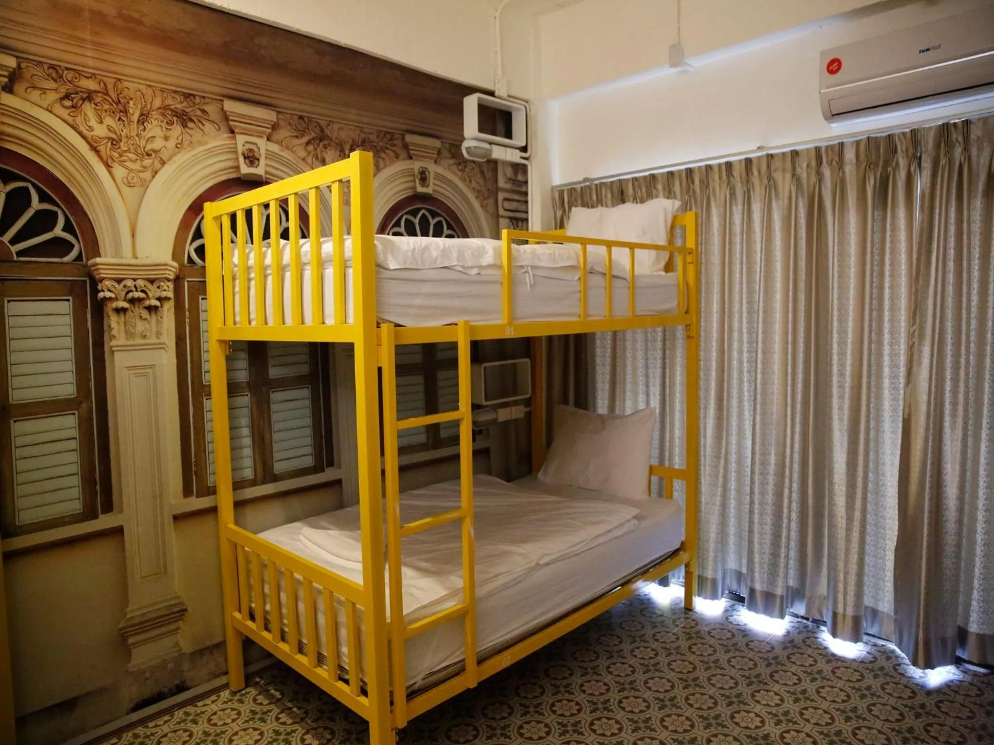 bunk bed in Sino Hostel @ Kata