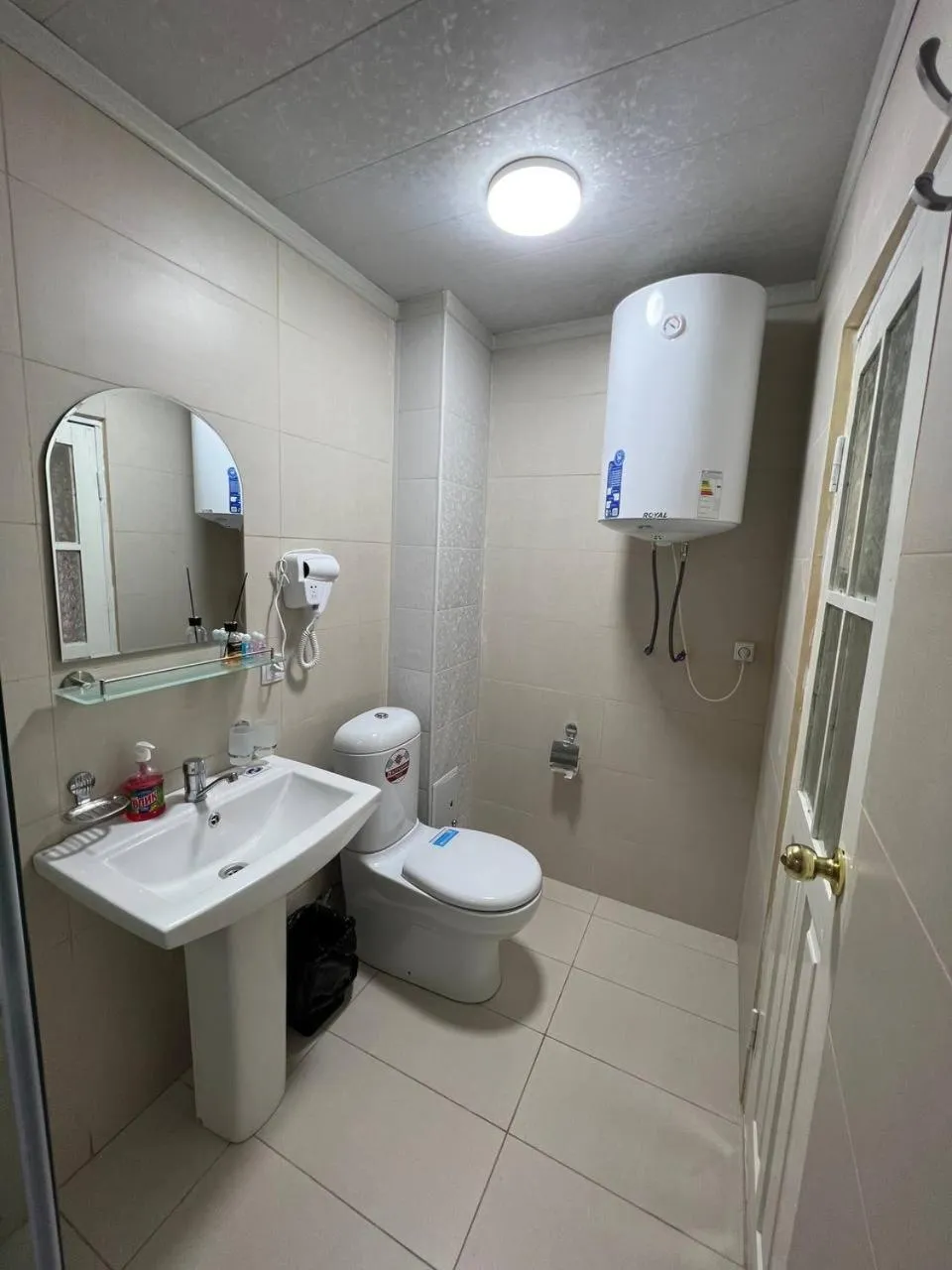 Shower in Hotel Legende