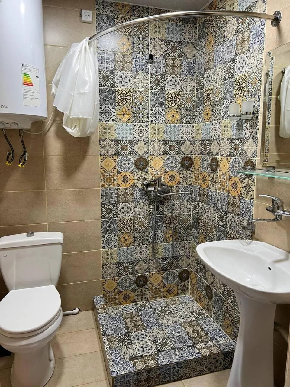 Shower in Hotel Legende