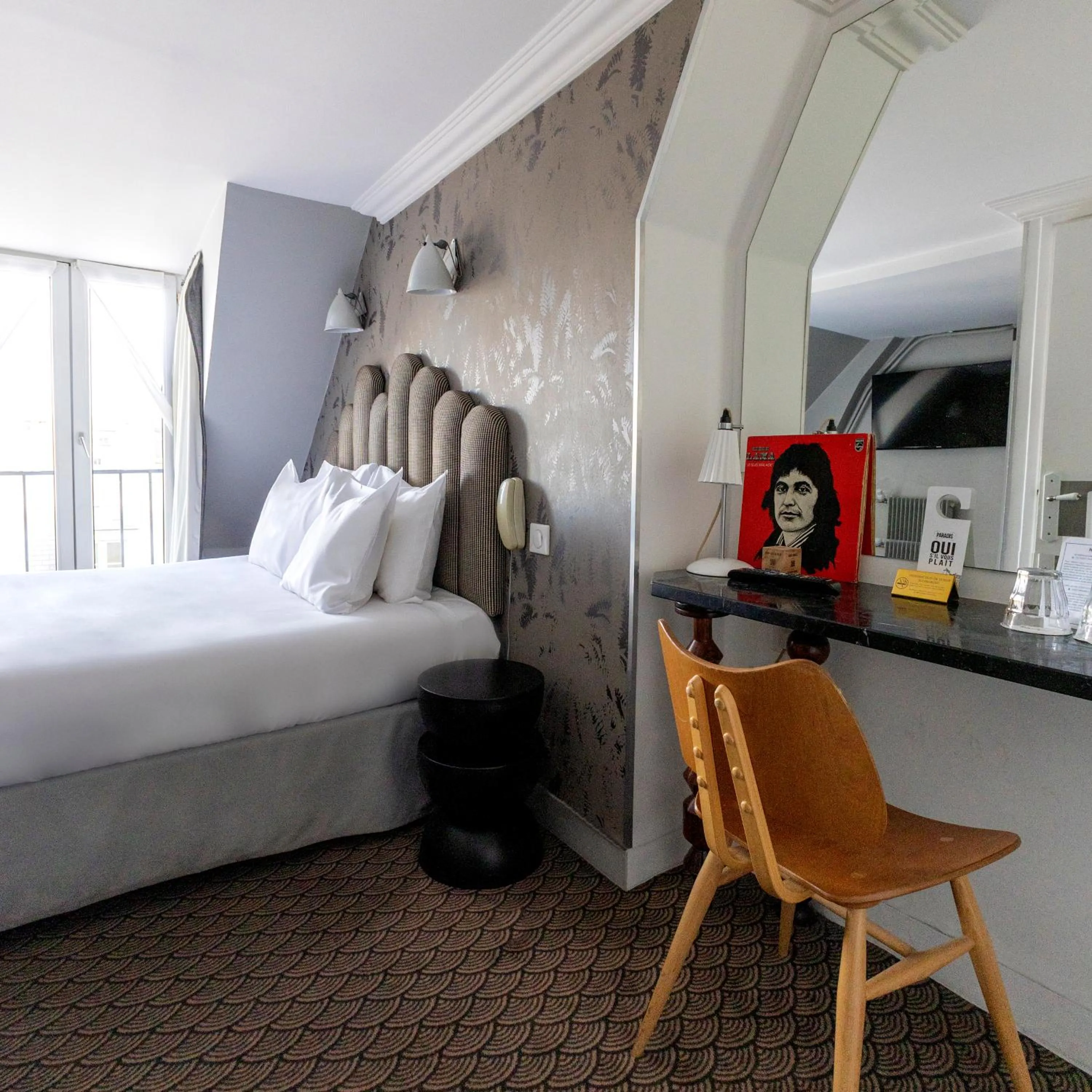 Bedroom, Bed in Hotel Paradis