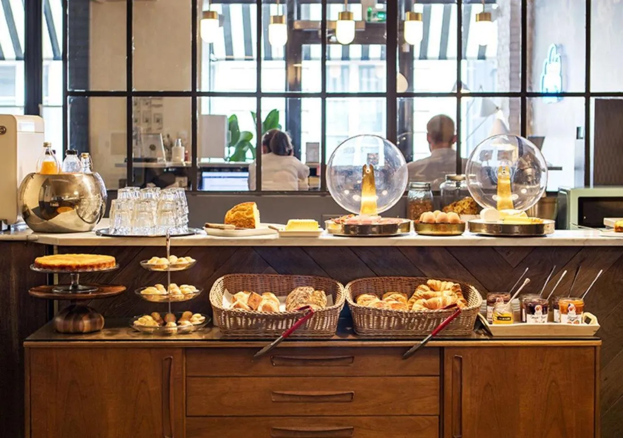 Breakfast in Hotel Paradis