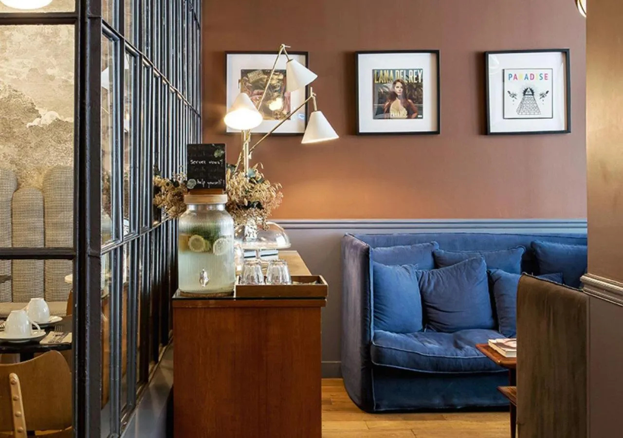 Lounge or bar in Hotel Paradis