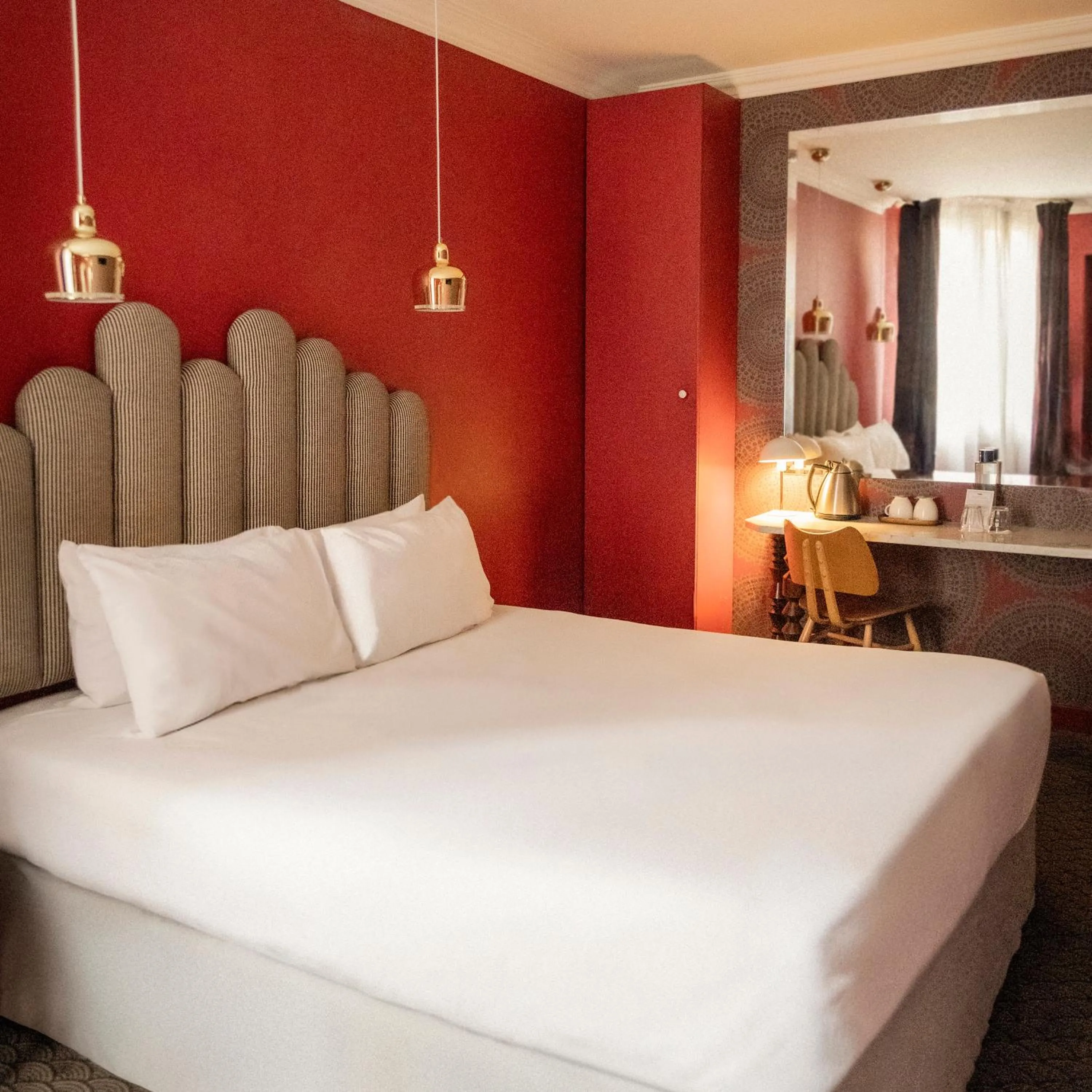 Bedroom, Bed in Hotel Paradis